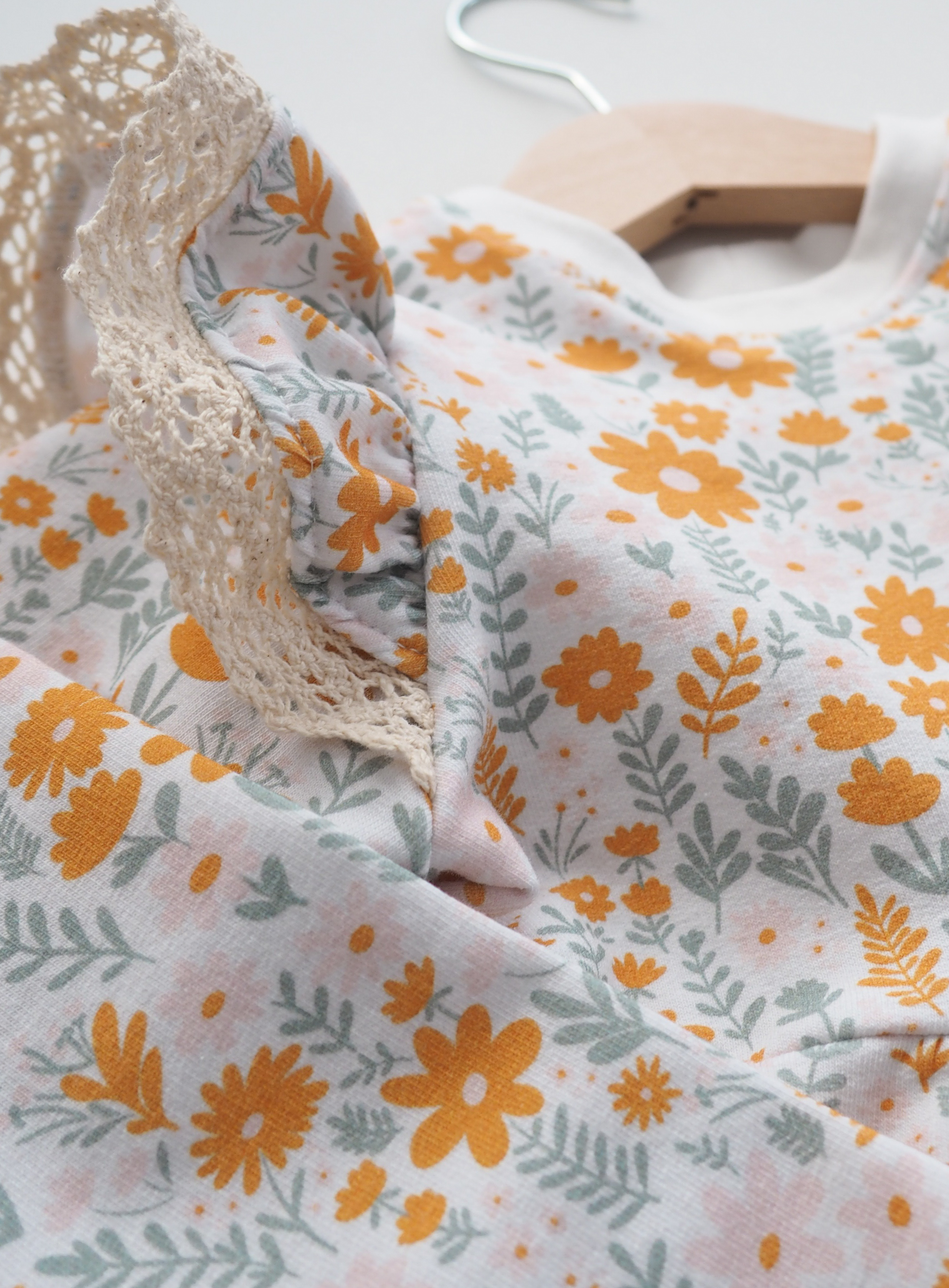 Organic Fabric  - Grüße aus der Blumenwiese pink