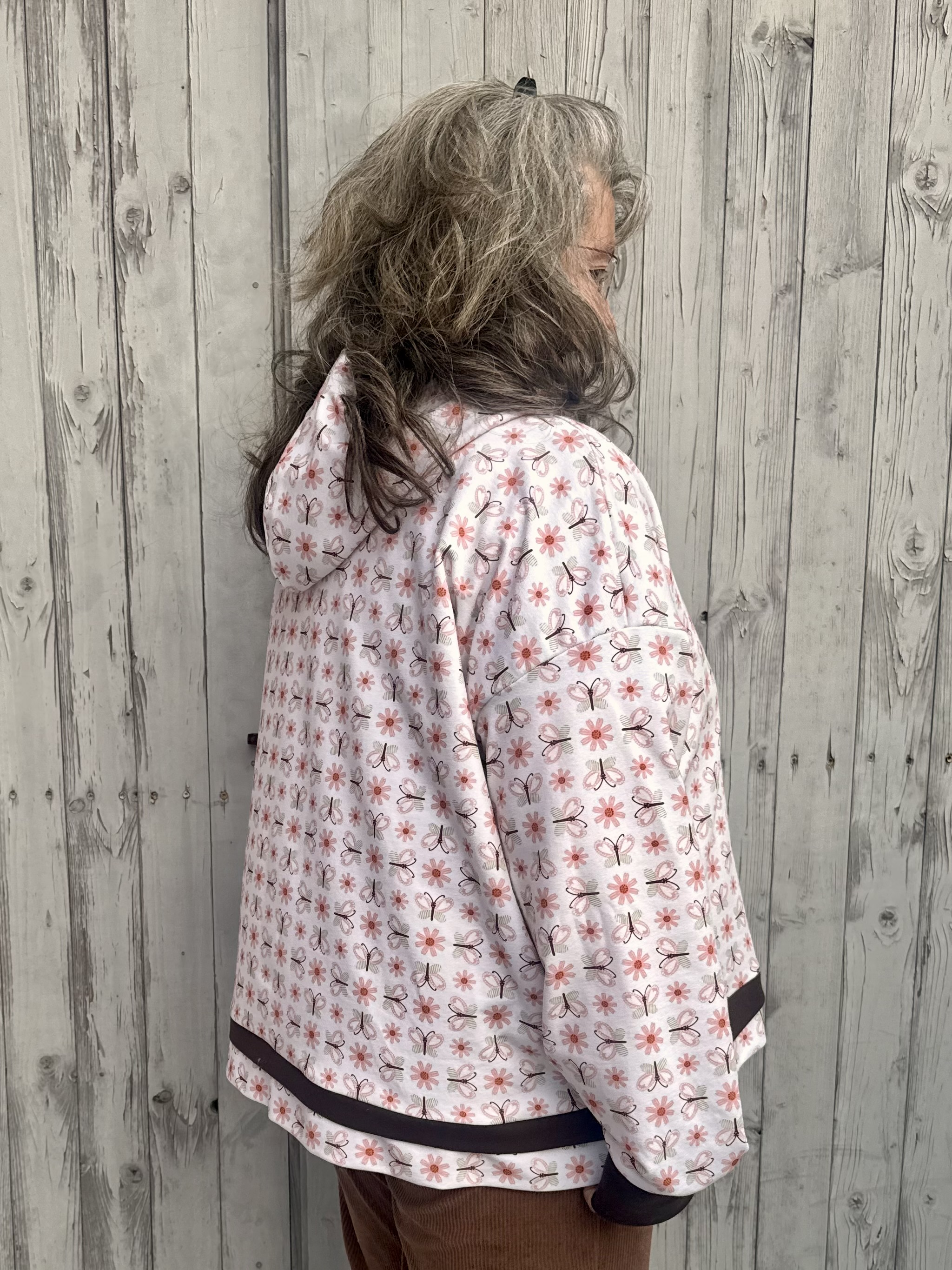 Bio-Stoff - Schmetterling und Blume grün