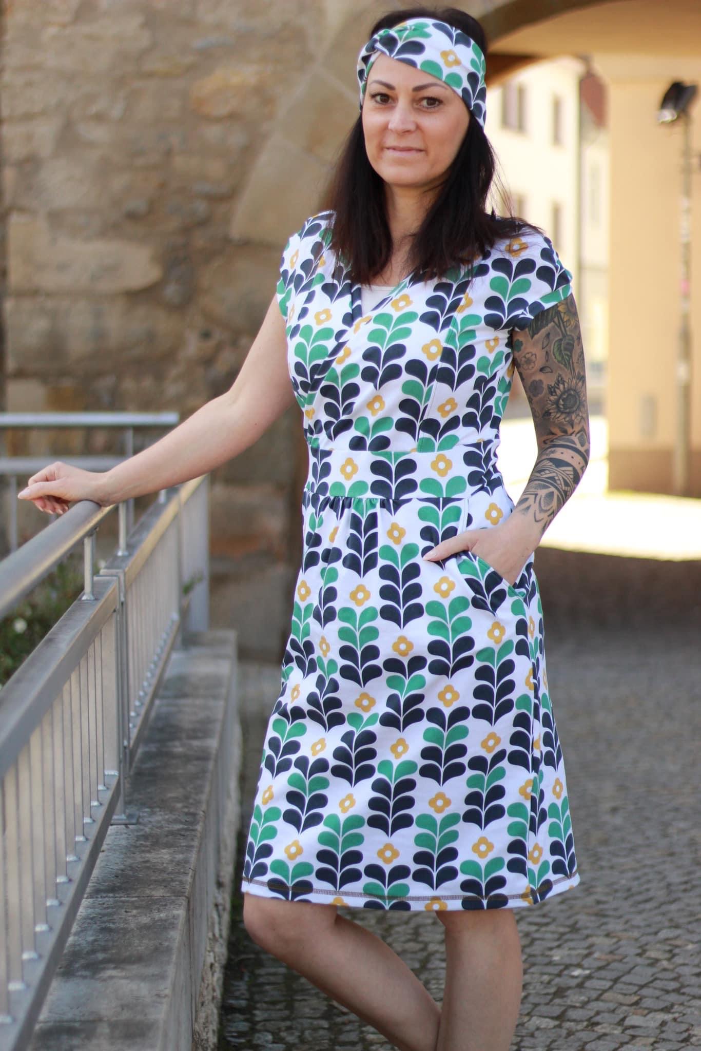 Bio Webware Stoff  -  Geometric Flowers  - Annick, Frühling, Floral & Blumen, creme, 100% Bio-Baumwolle