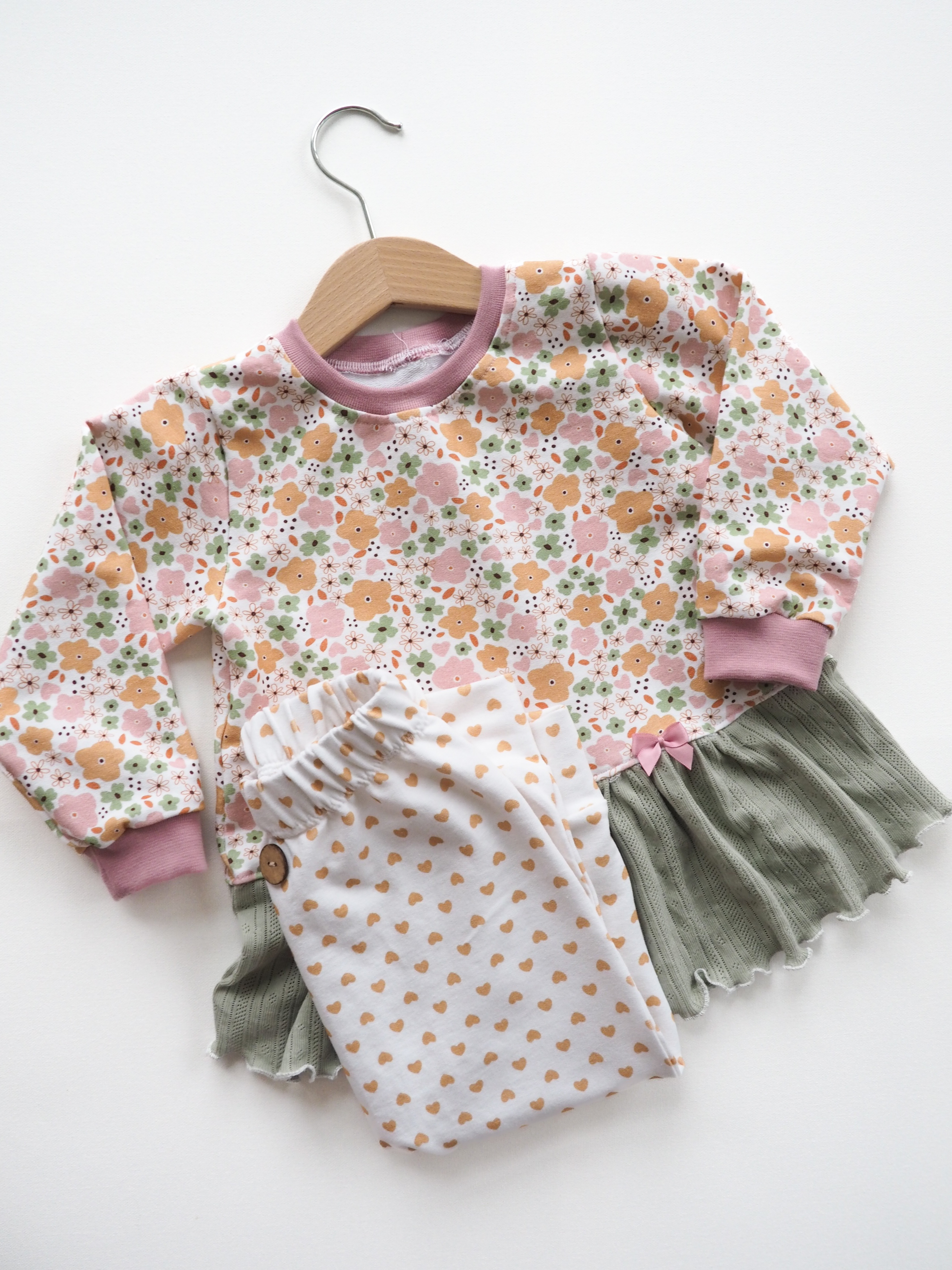 Bio-Stoff - Herzen grün, beige