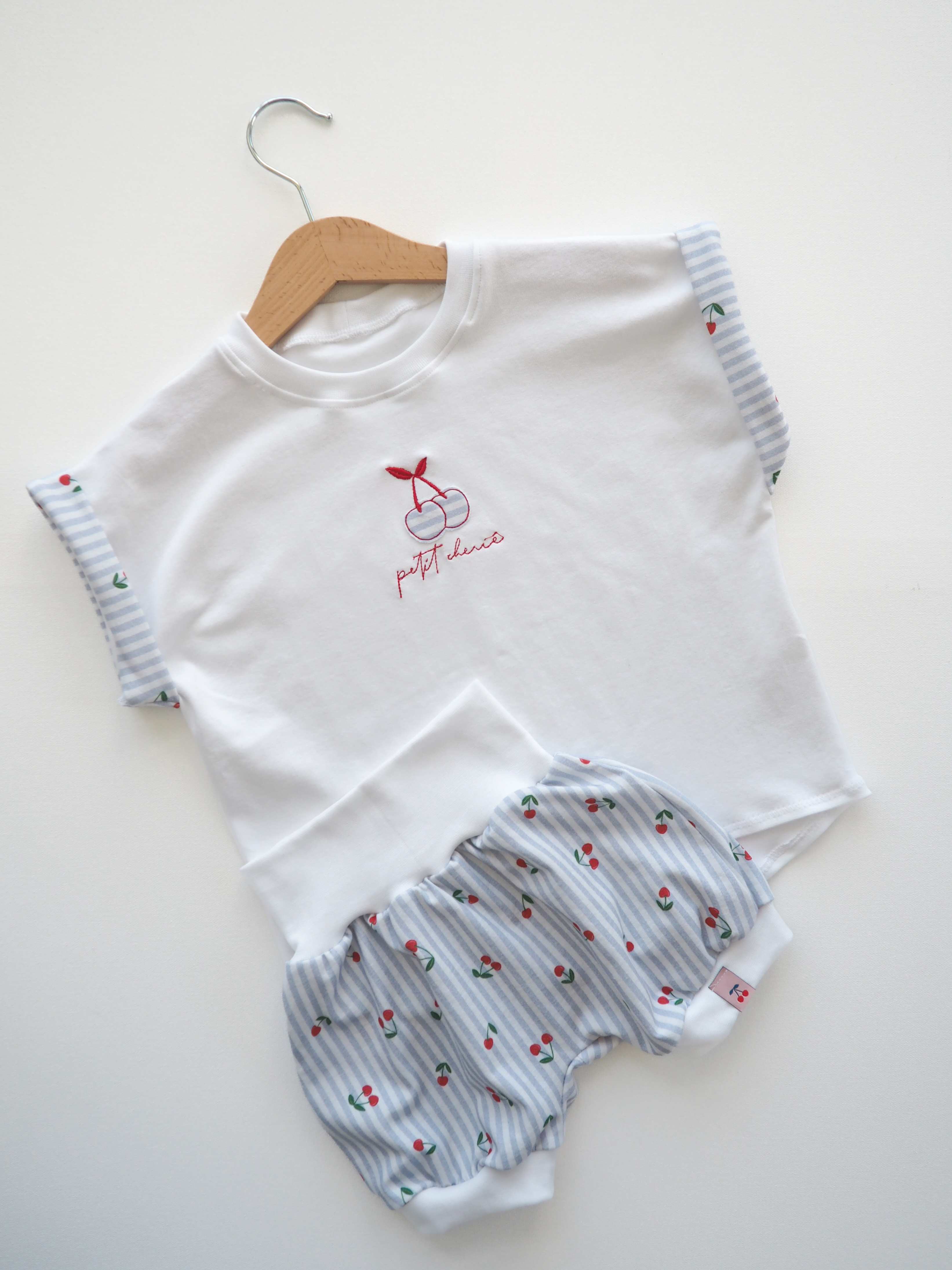 Organic fabric - Cherry Bloom Kleine Kirschen Streifen hellblau