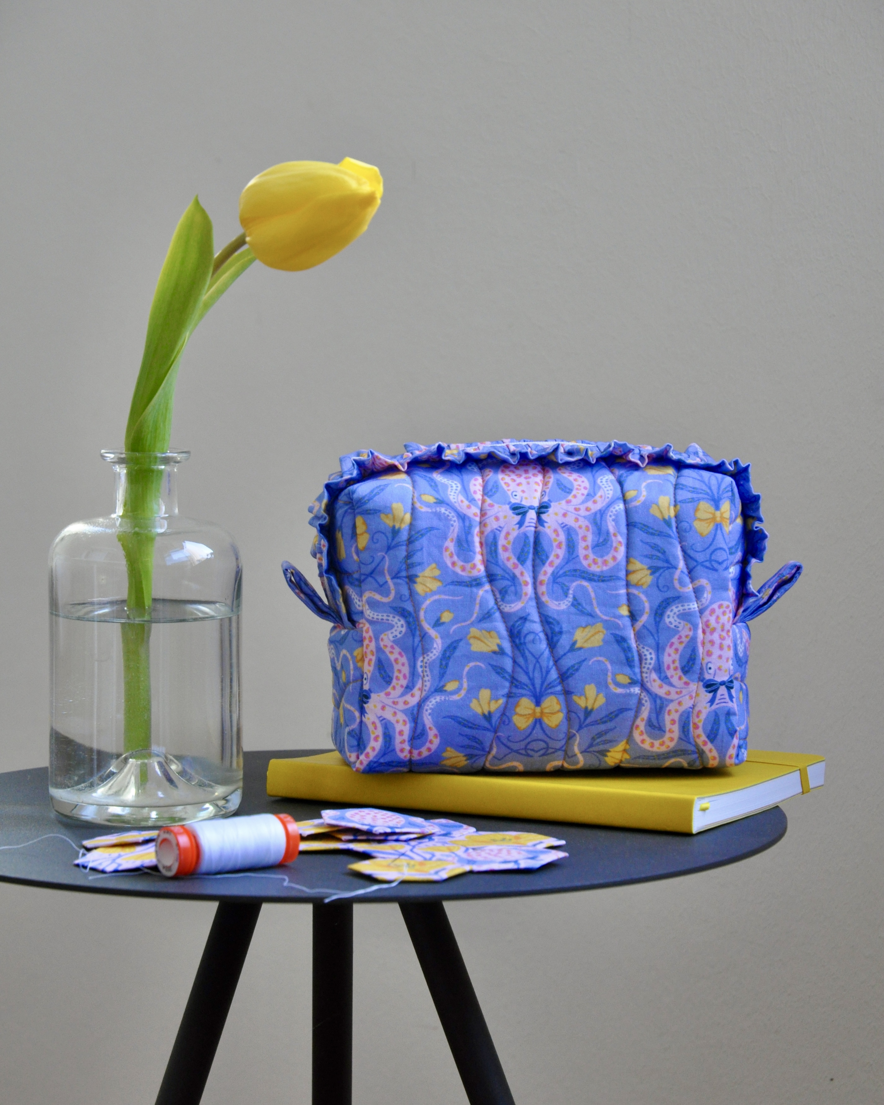 Bio Stoff  - Preppy Spring Octopus blau