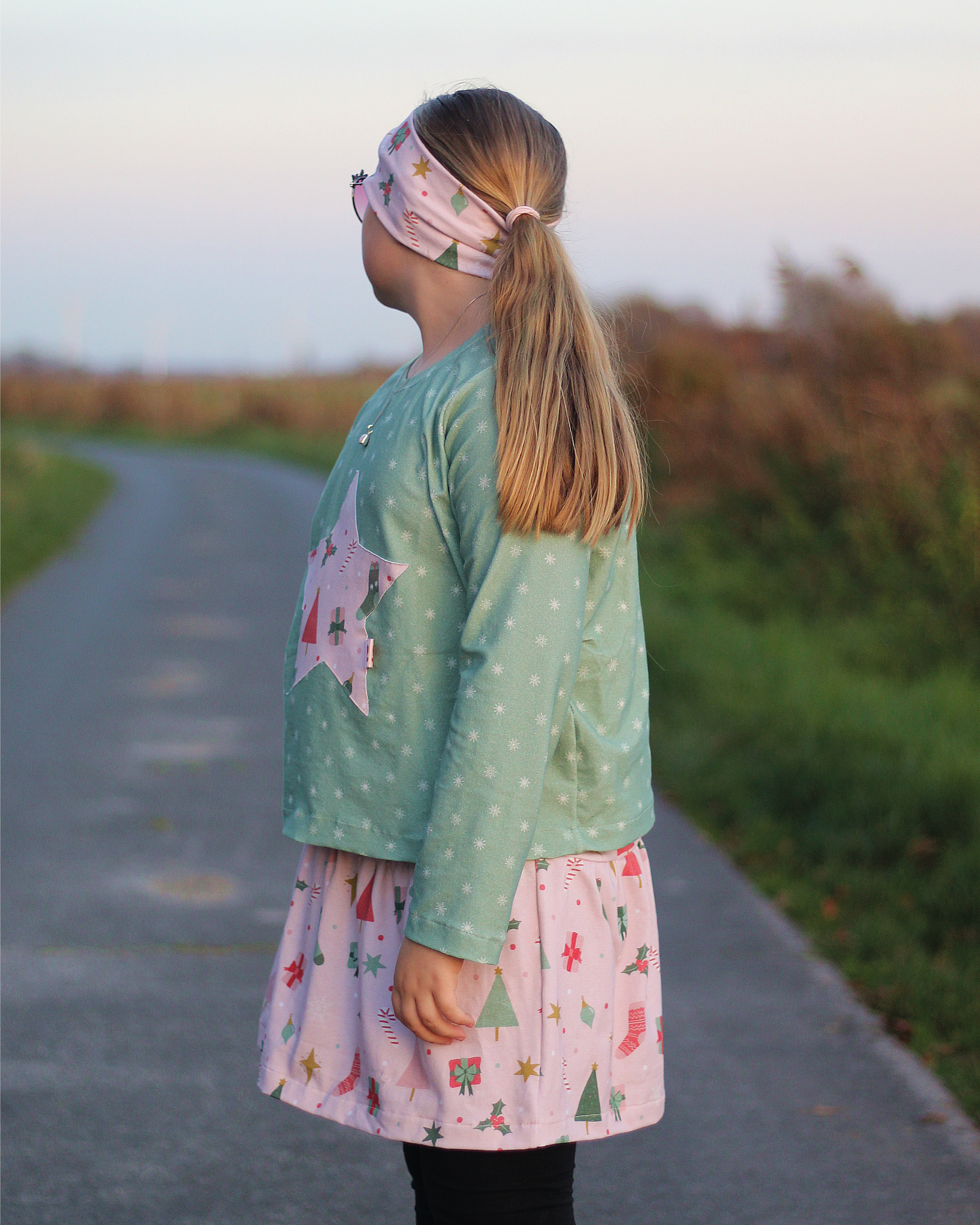 Organic Fabric - Snowflakes green