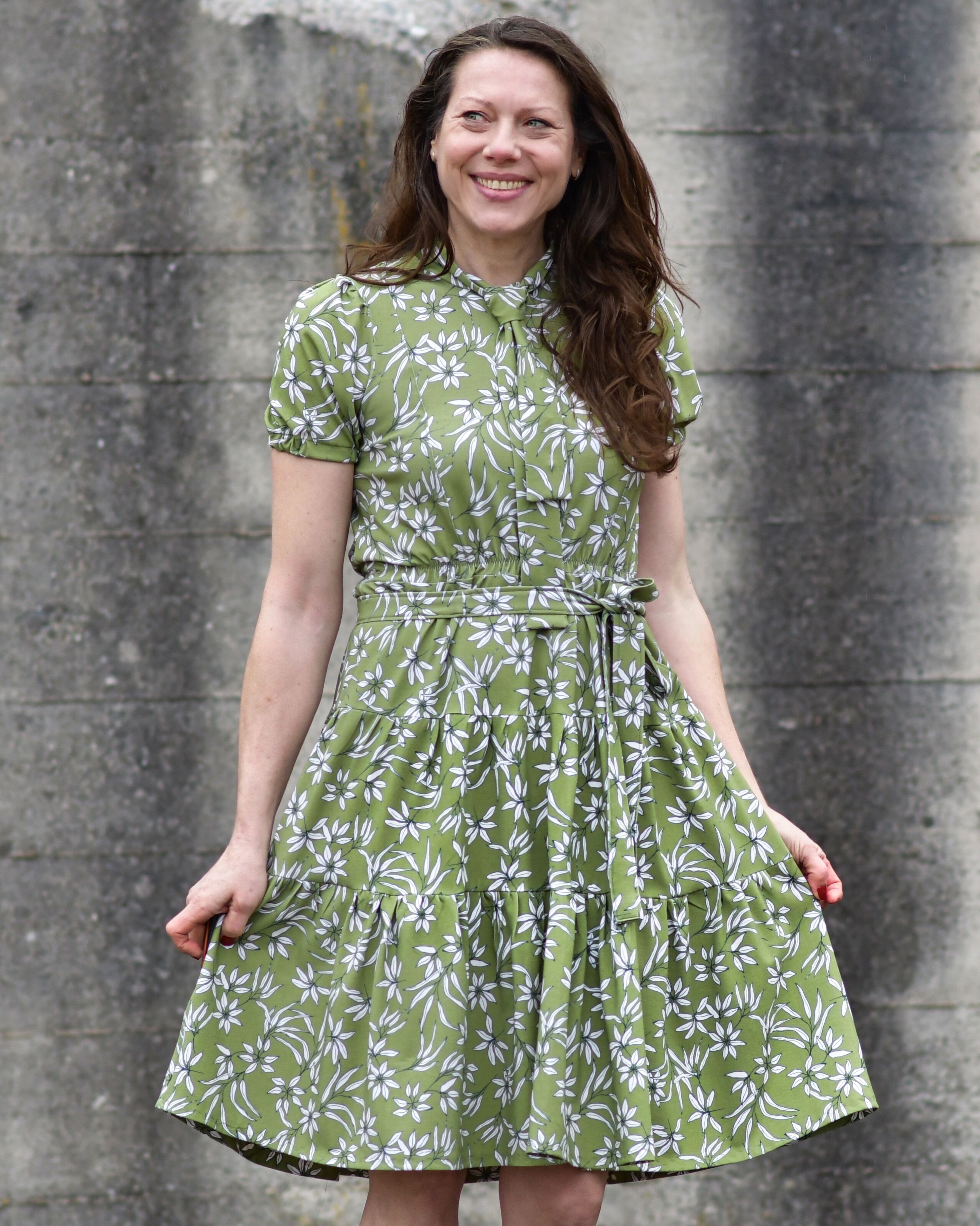 Bio Stoff -  Botanical Leaf Sketch grün