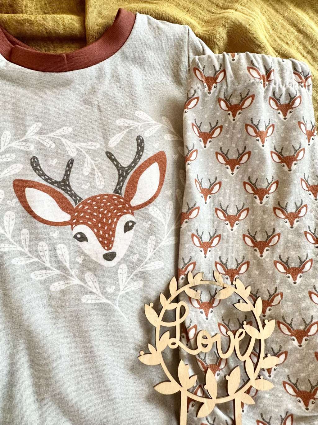 Bio Stoff - Waldgeschichten Rehe Orange von Sanne Paul in orange
