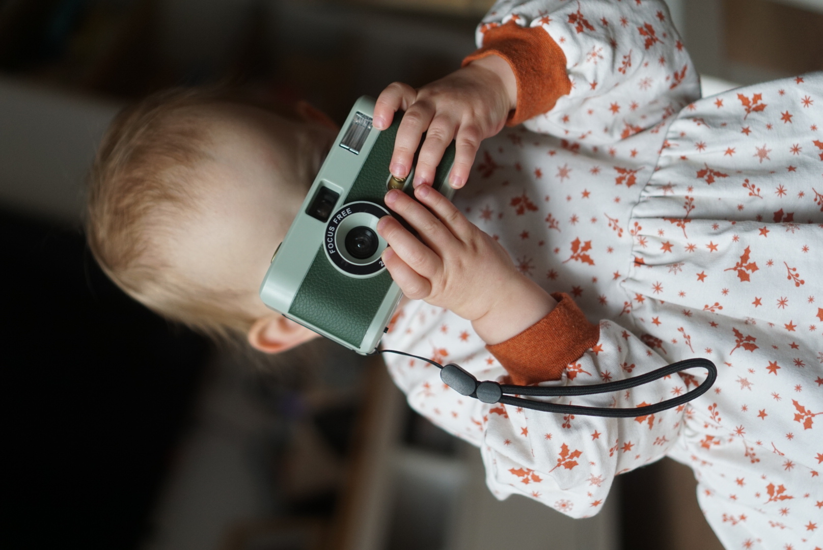 Organic Fabric - Christmas Ditsy green