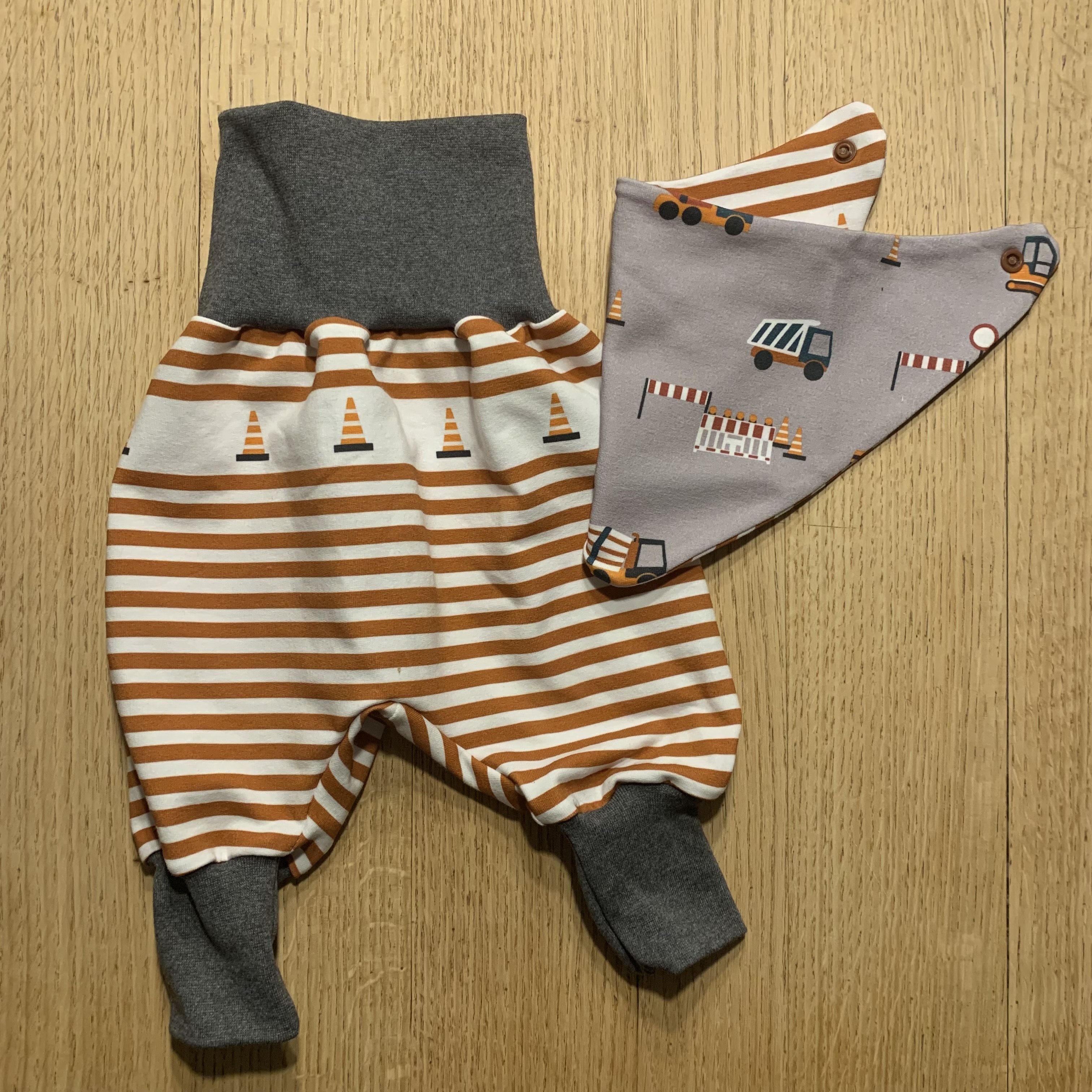 Organic fabric  -  Baustelle Kombi brown