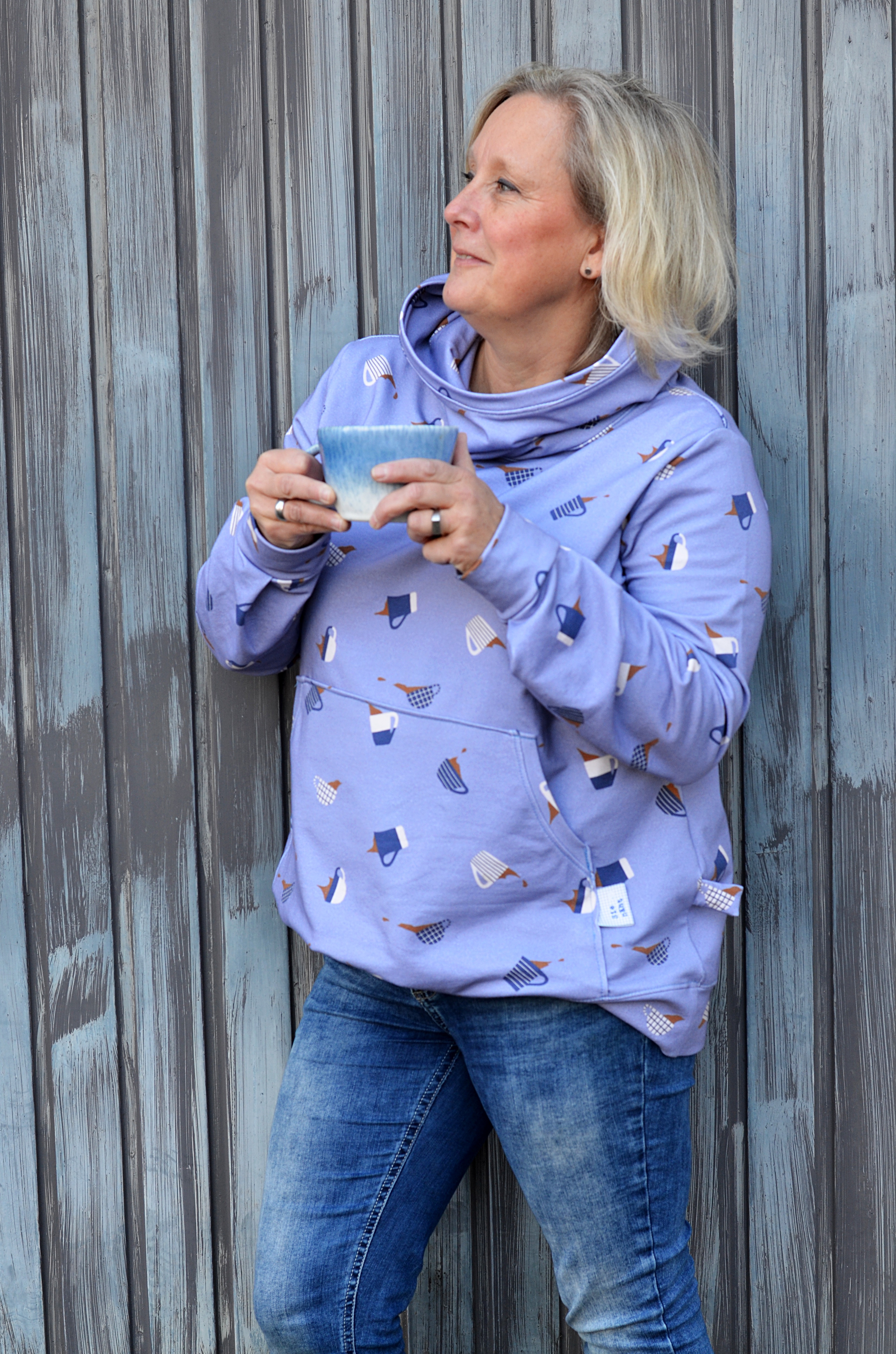 Bio Stoff - Der Tanz der Kaffeetassen Lavendel hell 