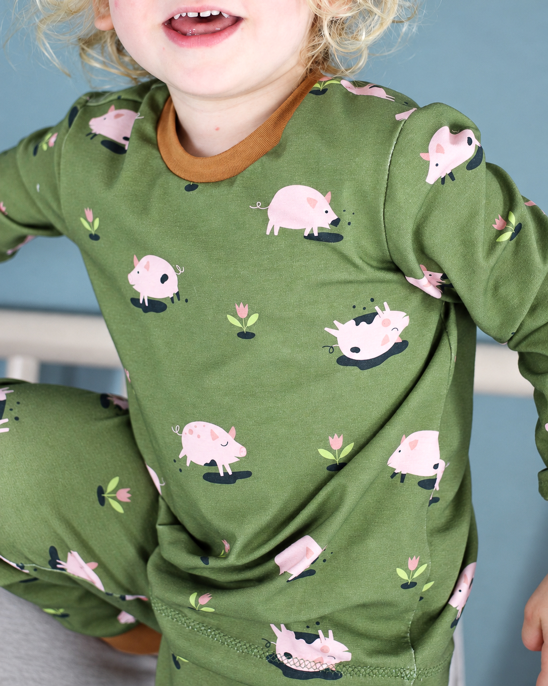 Organic fabric - Oh Schreck, so viel Dreck green