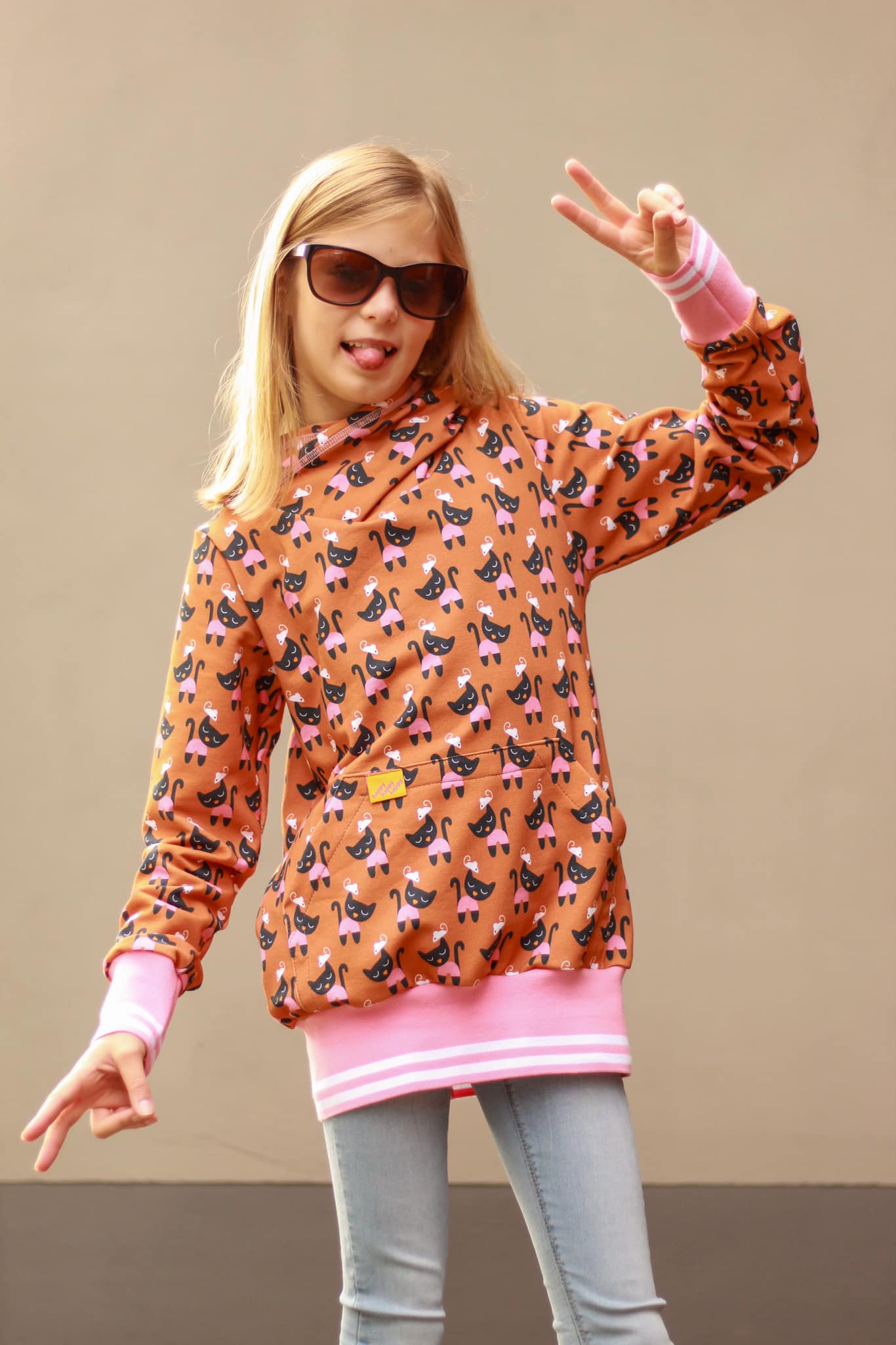 Bio Webware Stoff  -  Miezemaus  - Fummelhummel, braun, Tiere, kupfer/rost, 100% Bio-Baumwolle