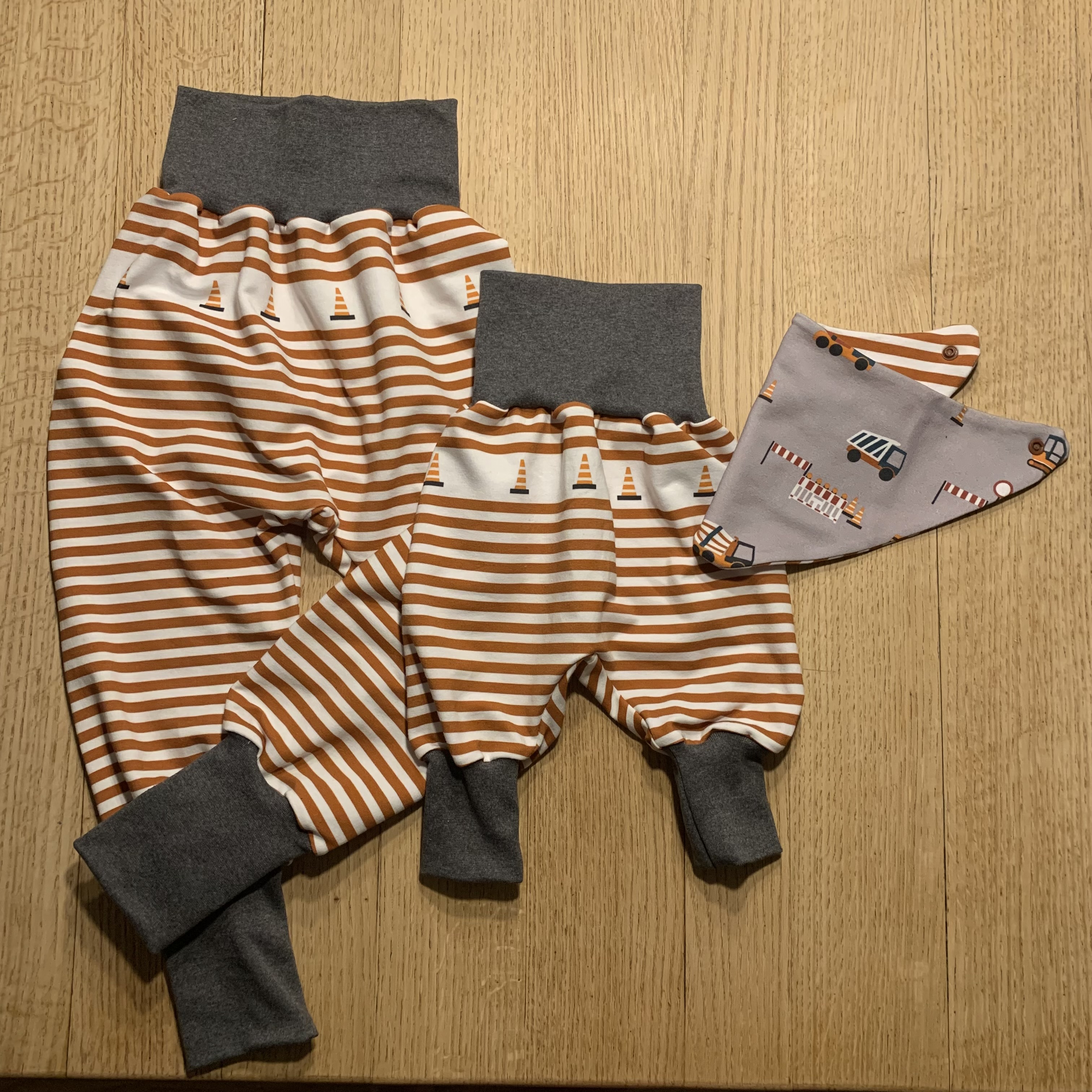 Organic fabric  -  Baustelle Kombi brown