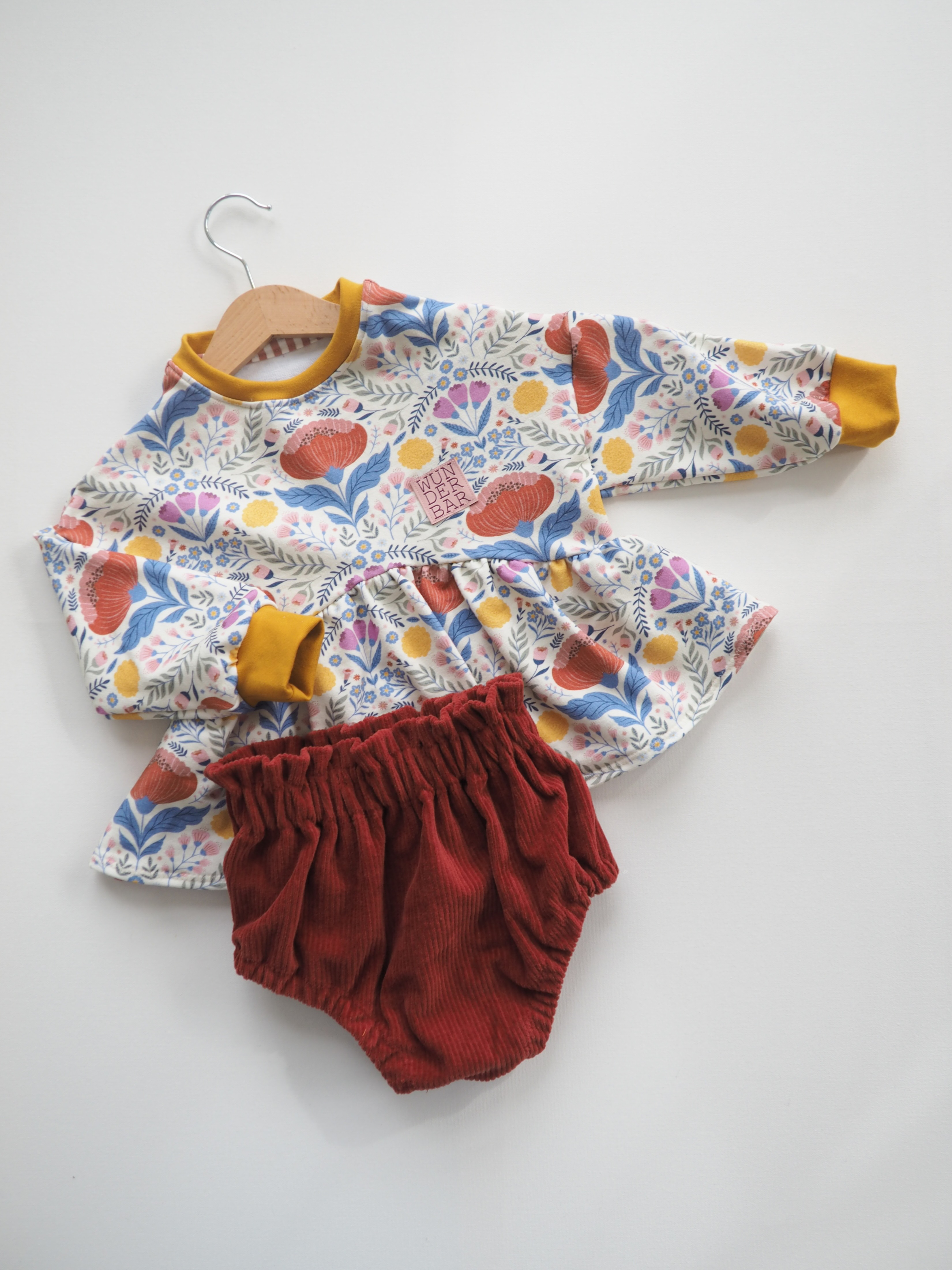 Bio Stoff  - Sommerblumen Damask creme, bunt