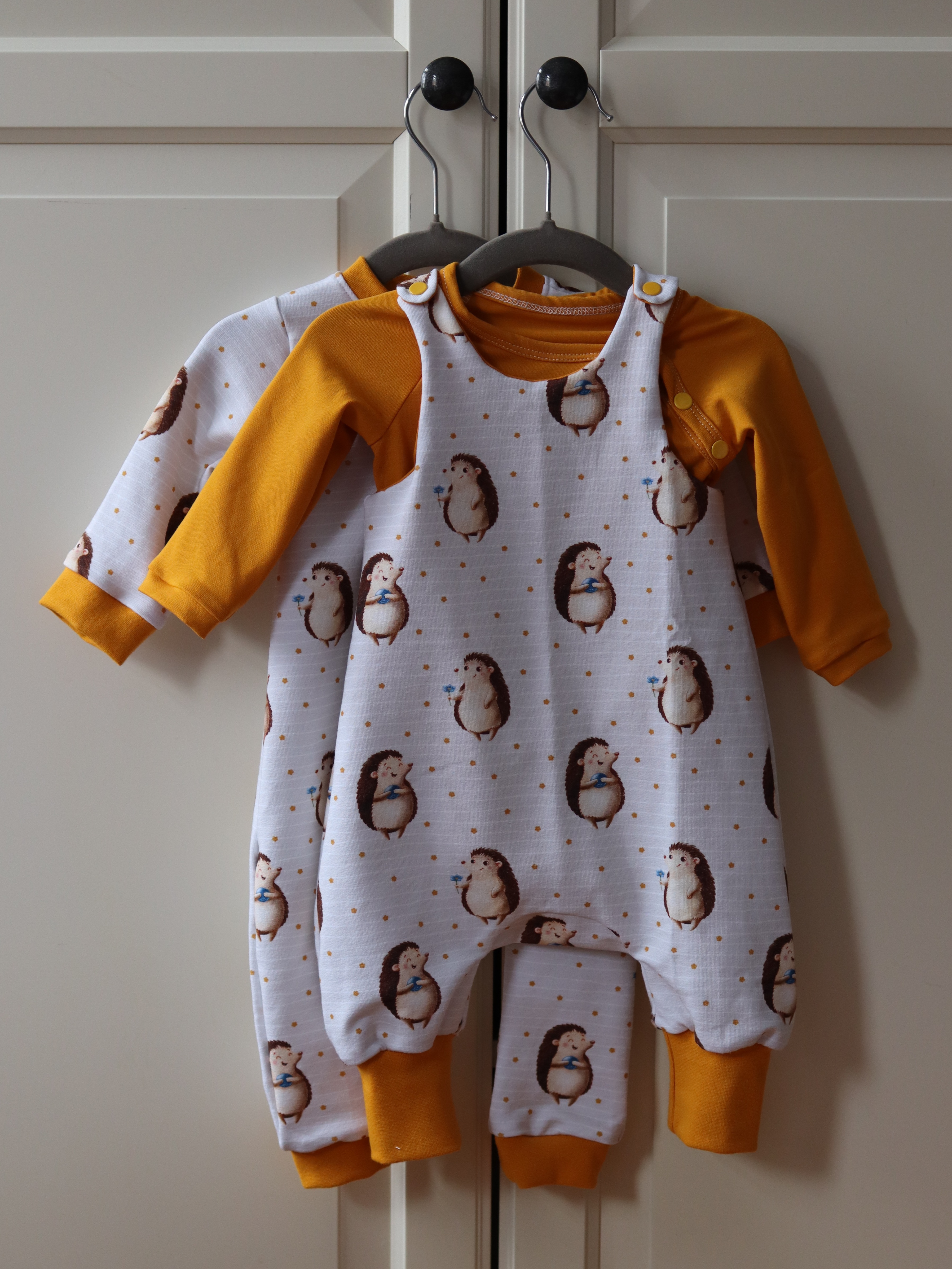 Bio Stoff - Blaubeerigel Punkte sand