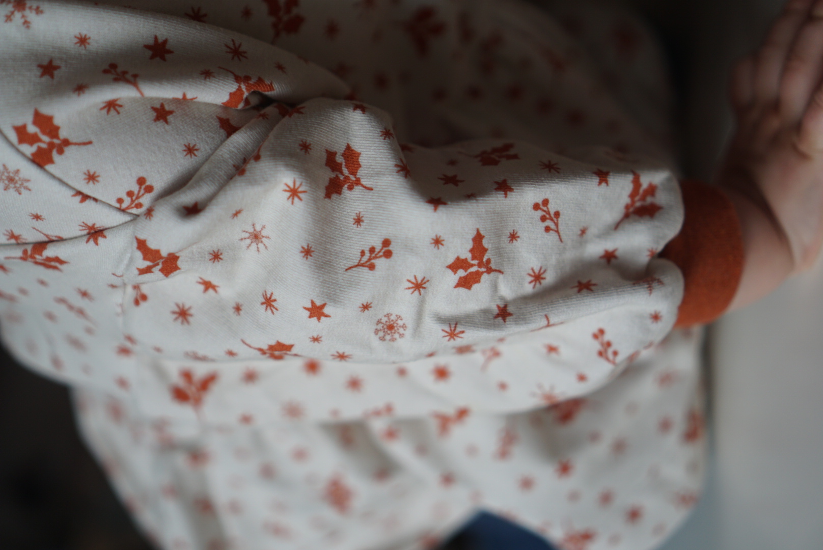 Organic Fabric - Christmas Ditsy green