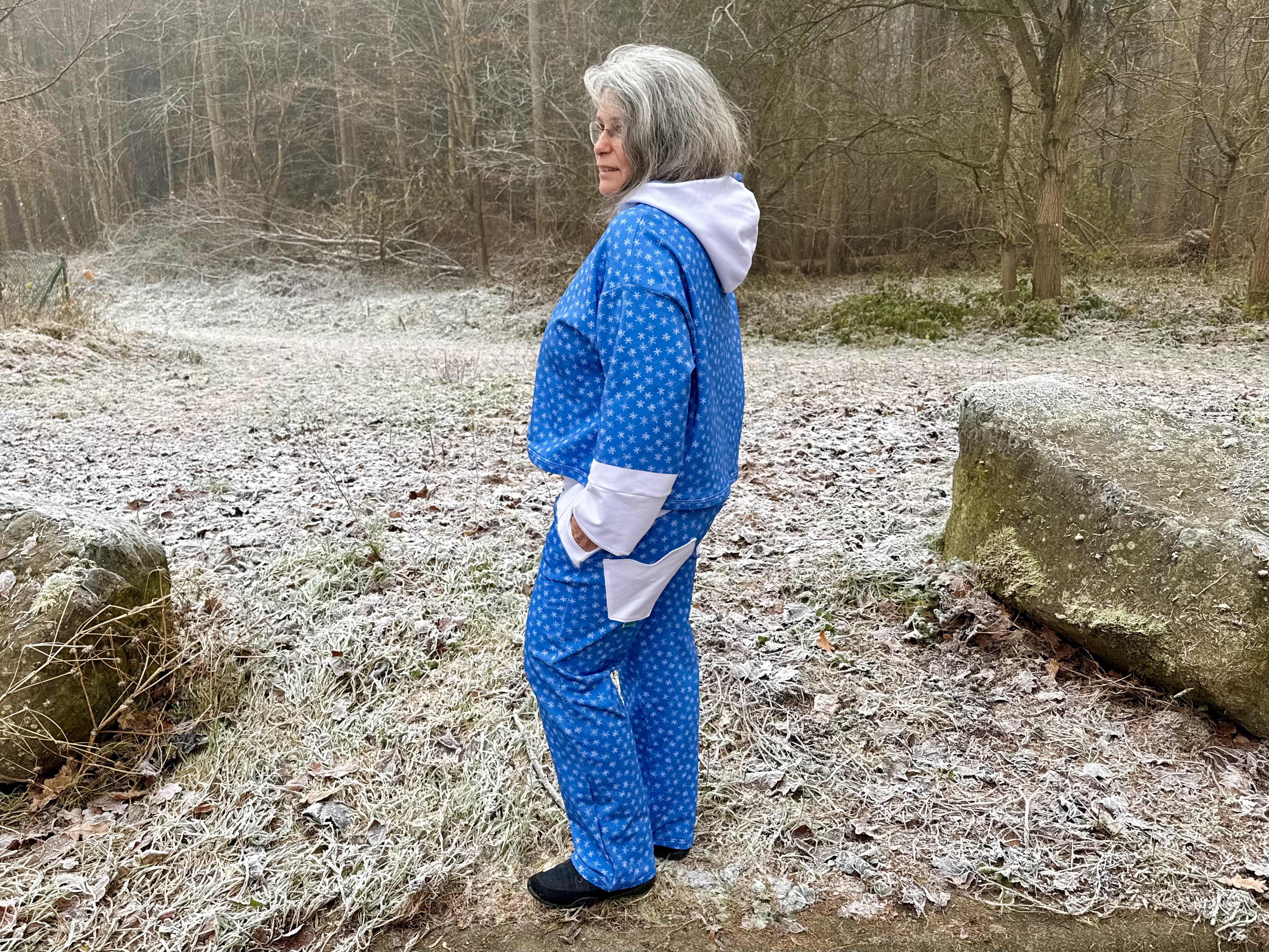 Bio Webware Stoff - Schneefunkeln - Sanktwerk, Winter, blau, 100% Bio-Baumwolle Bio Webware Stoff - Schneefunkeln - Sanktwerk, Winter, blau, 100% Bio-Baumwolle