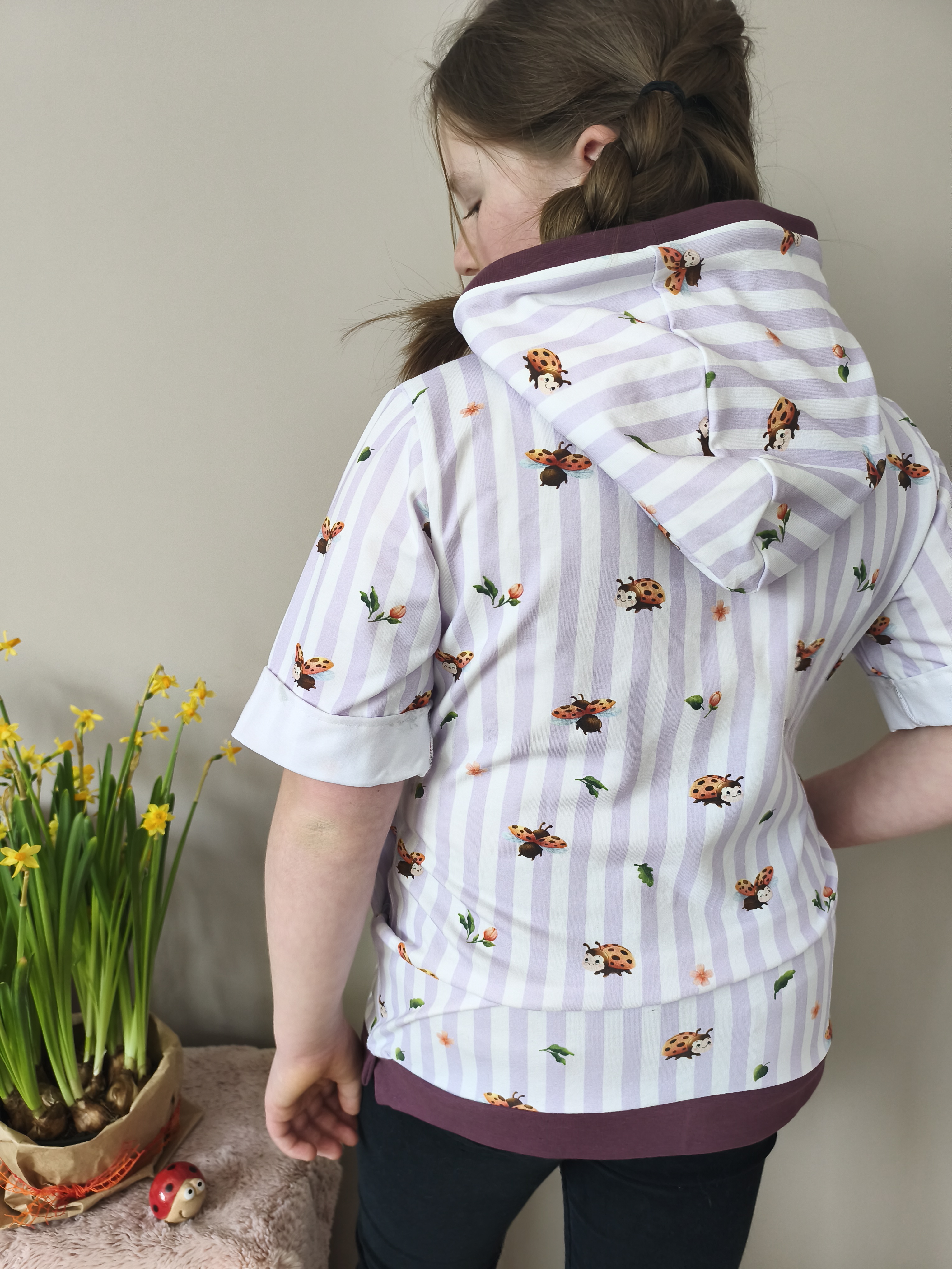 Organic fabric  -  Schnecken und Raupen Stripes lilac