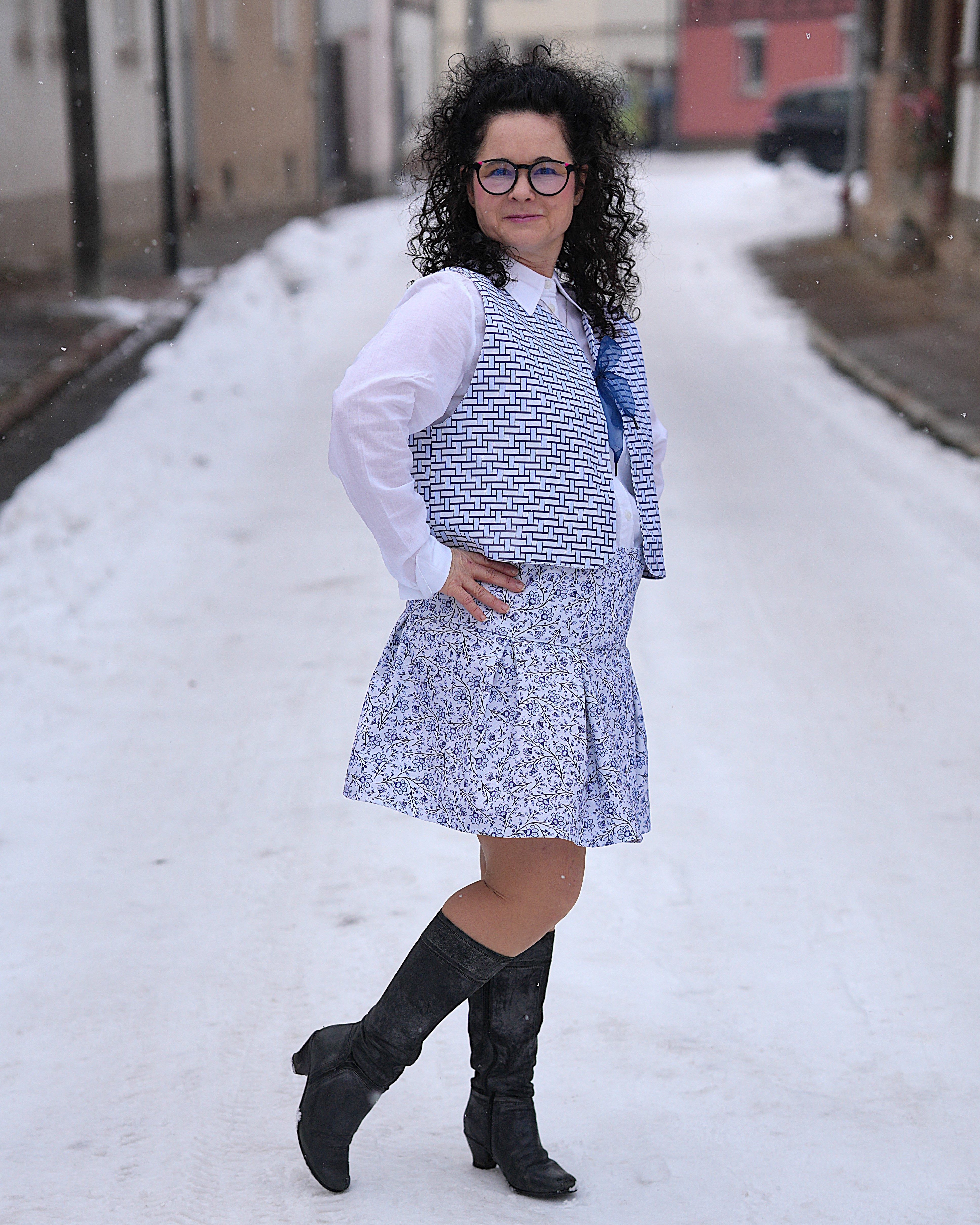 Organic Fabric  - Paisley Garden Woven Block blue