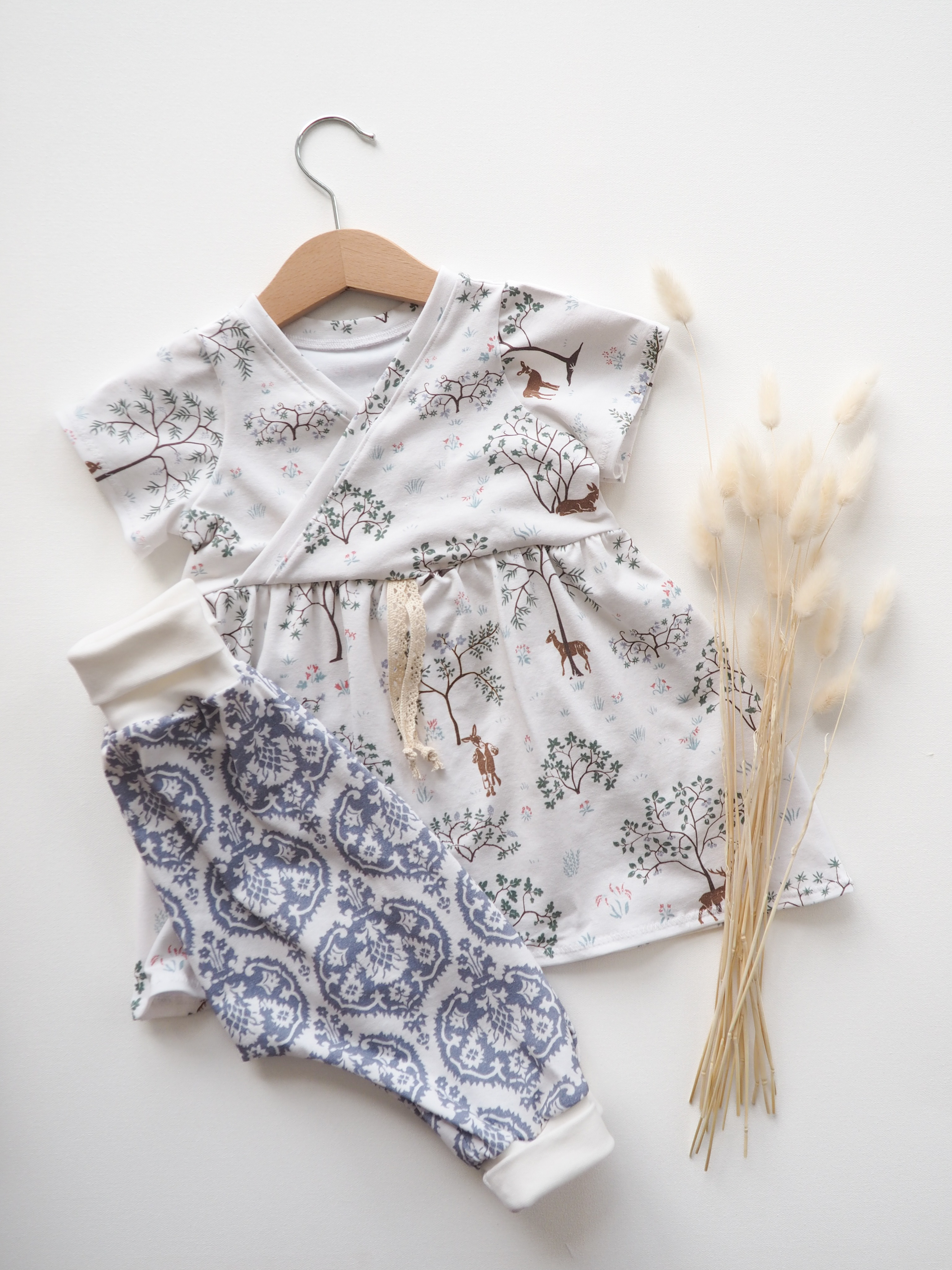 Bio Stoff  -  Botanical Cottage Renaissance Ornament blau