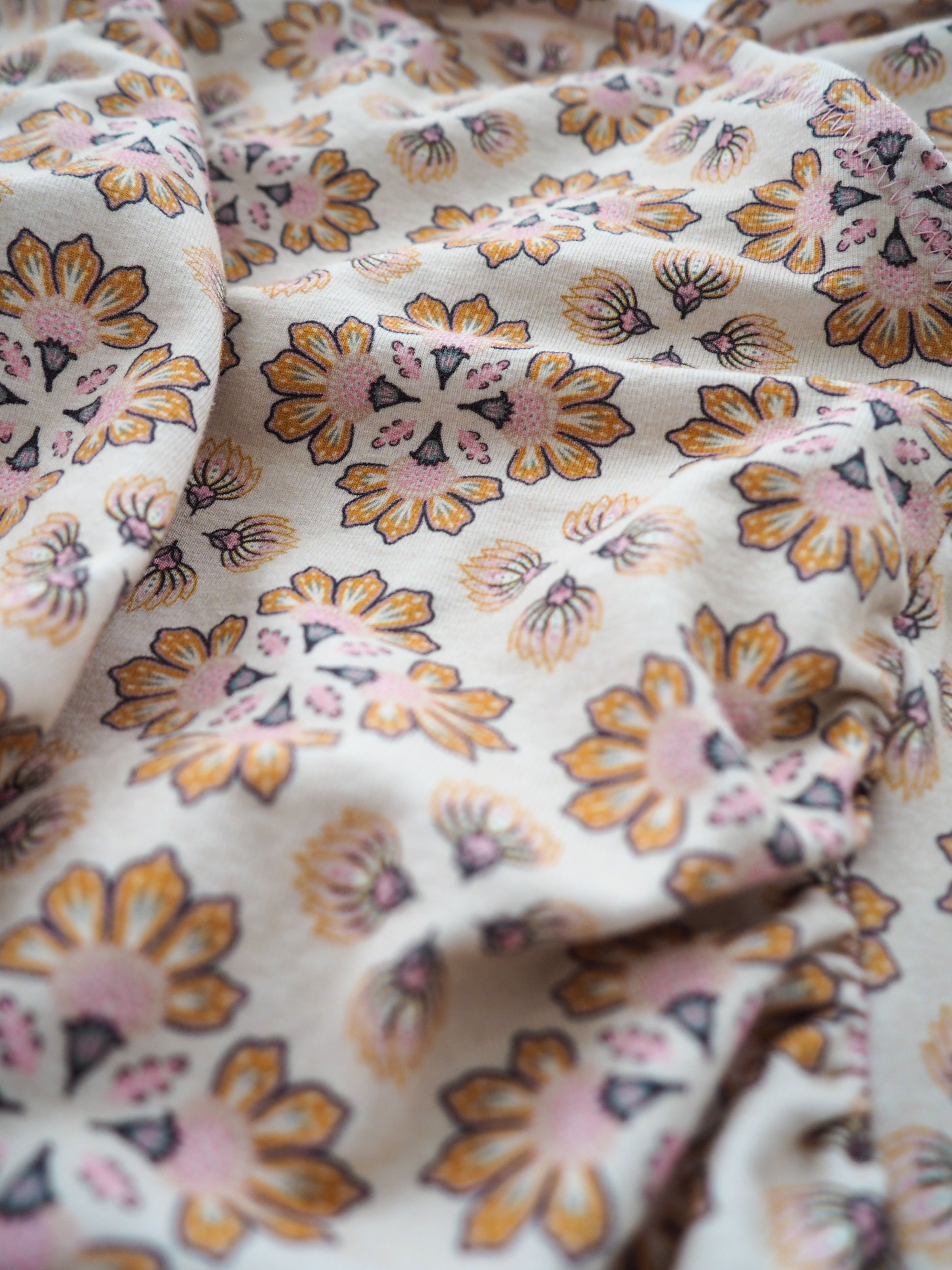 Organic Fabric  - Paisley Garden Kaleidoskop Beige
