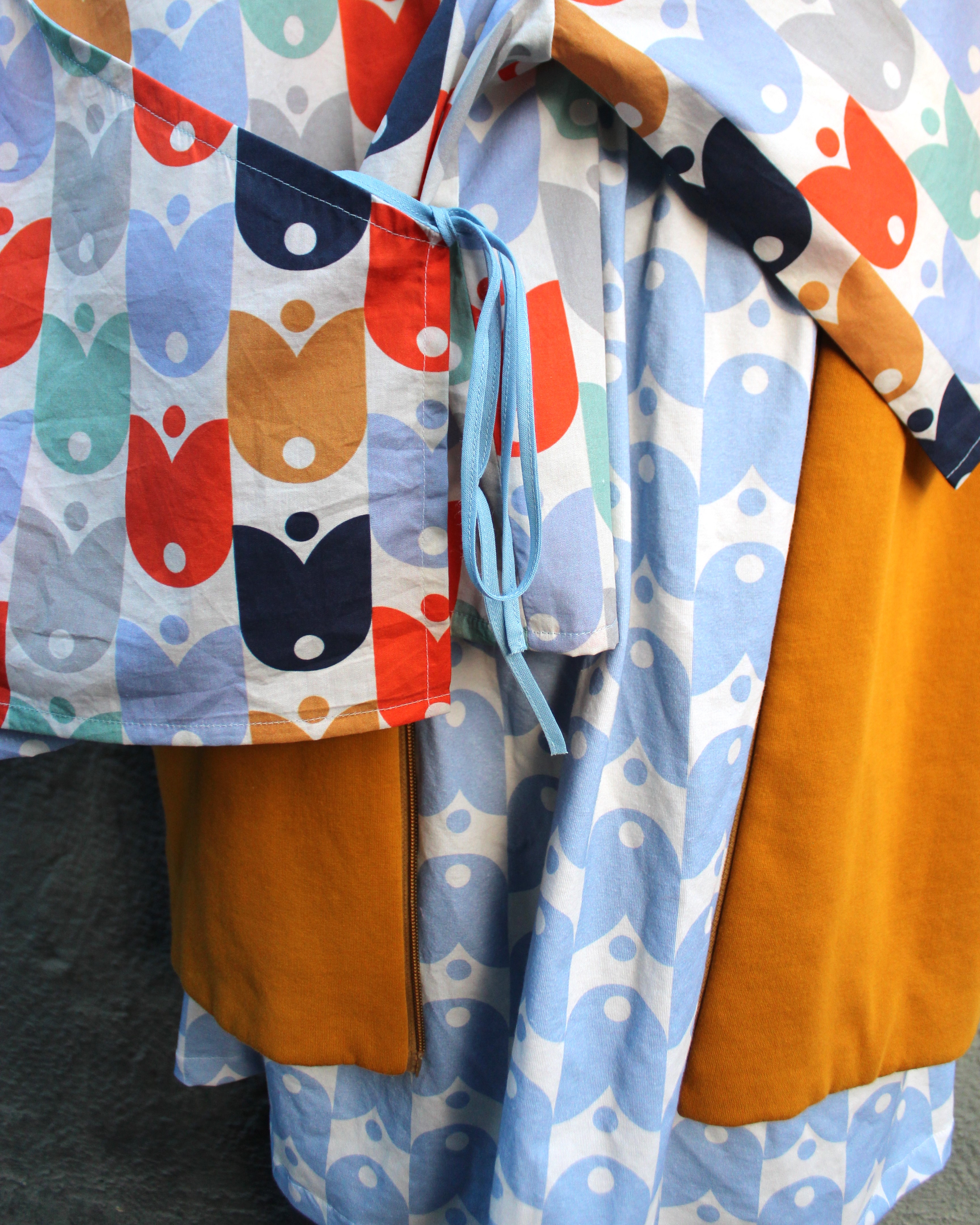 Bio Stoff - Geometric Evergreen Flowers blau