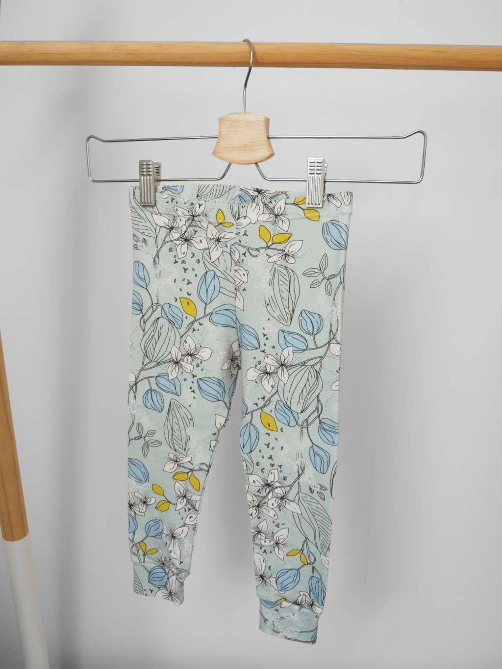 Bio Stoff - Floral Elegance Offwhite von Annick in beige