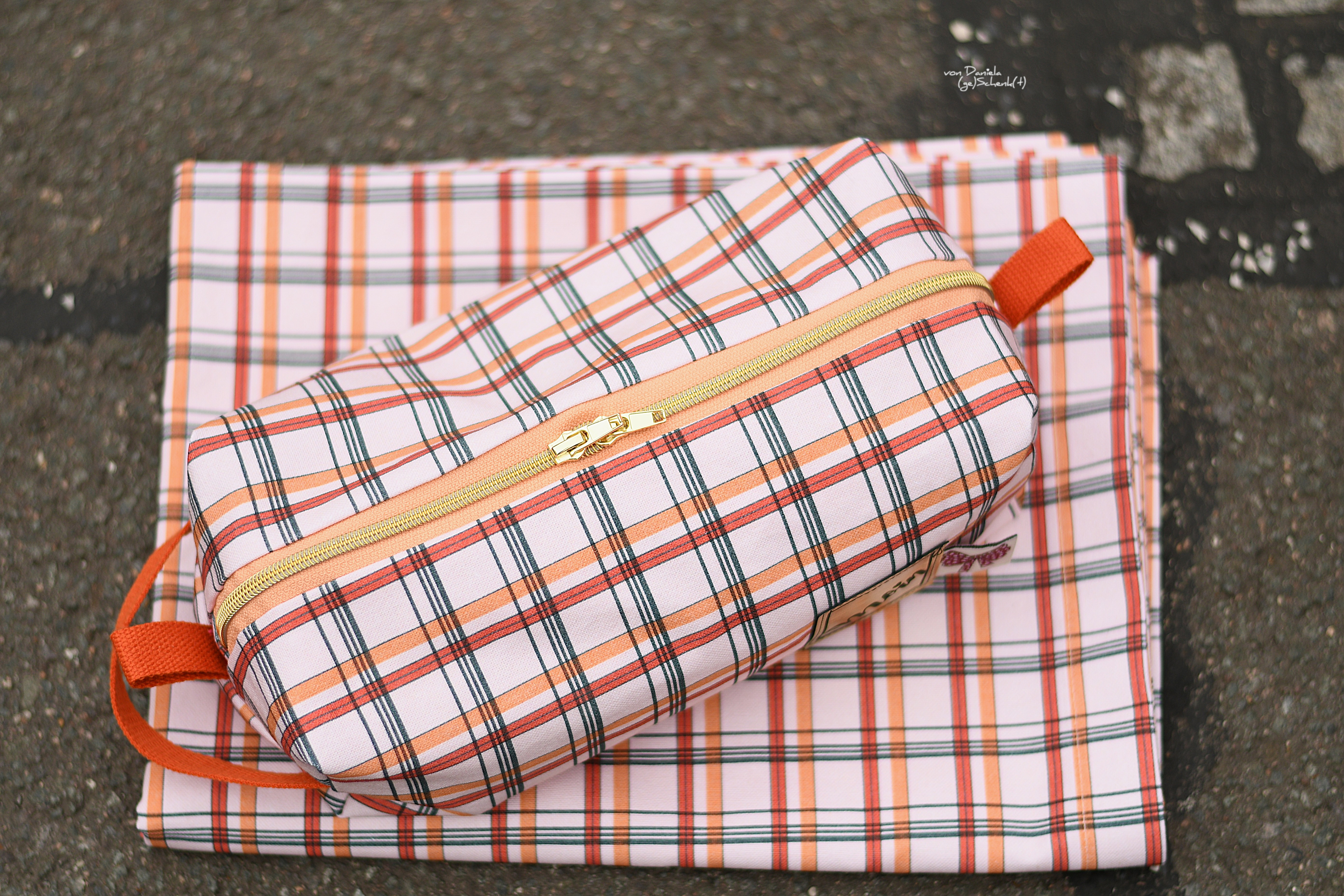Bio Stoff - Cottage Plaid Bright Red von Alexandra Weise in rot