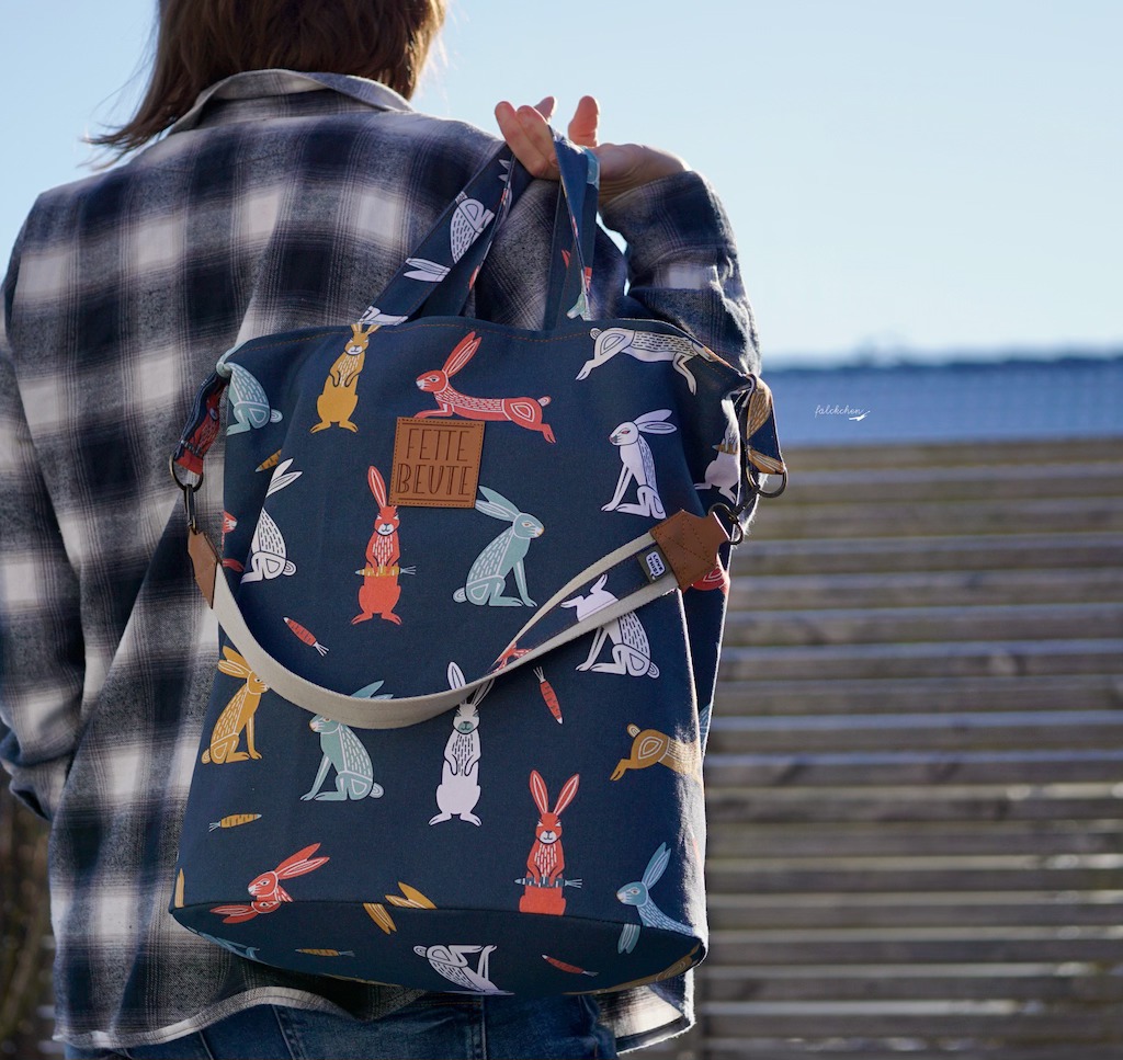 Bio Webware Stoff  -  Ein Garten voller Hasen  - DalightDesign, Tiere, rosa, 100% Bio-Baumwolle