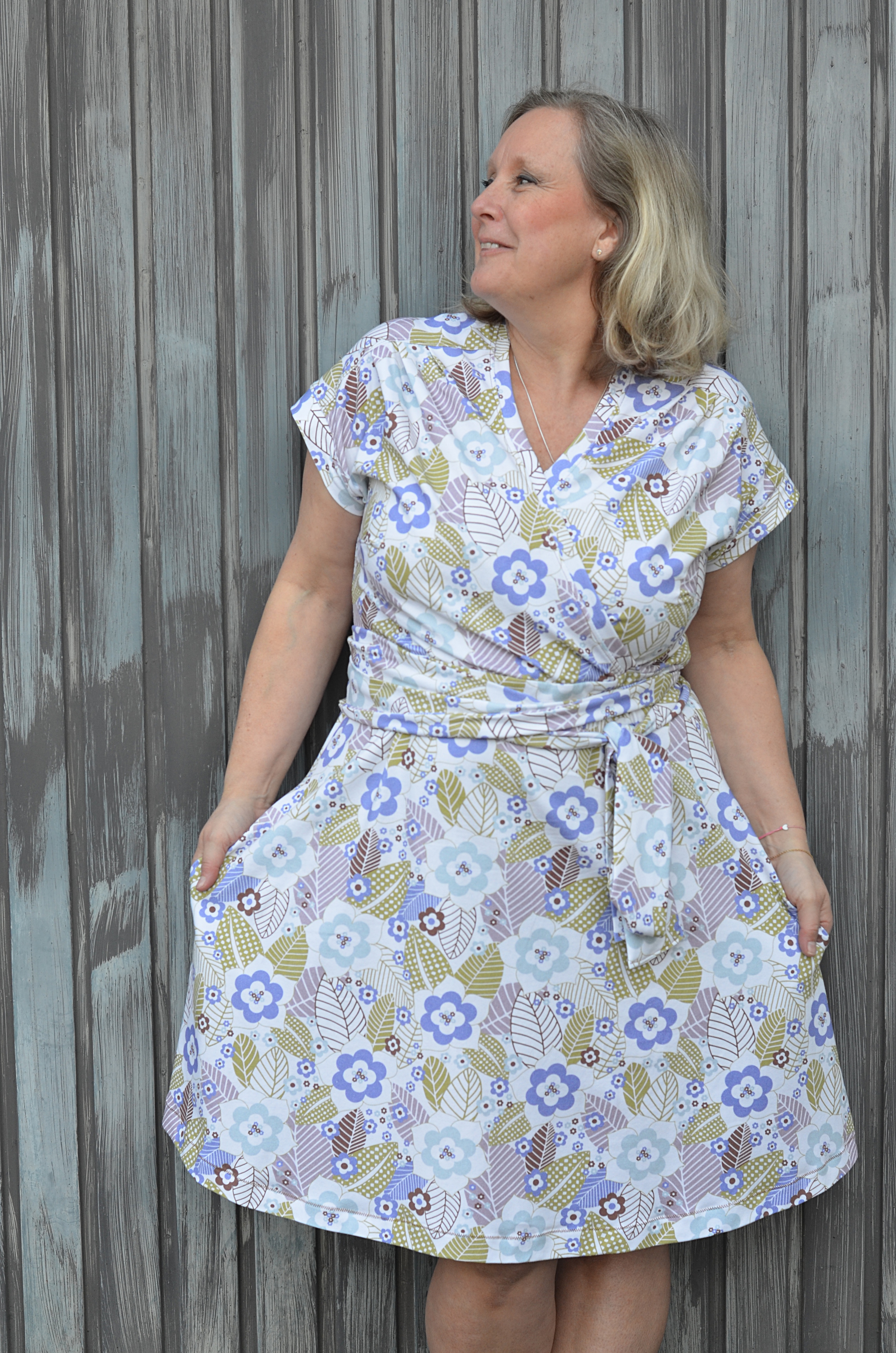 Bio Stoff - Floral Statement Modern Retro Flowers orange, pink