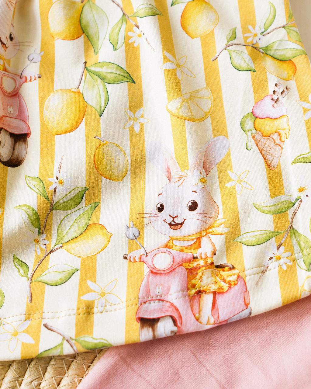 Organic fabric  -  Sommertage in Italien Roller Hase Streifen