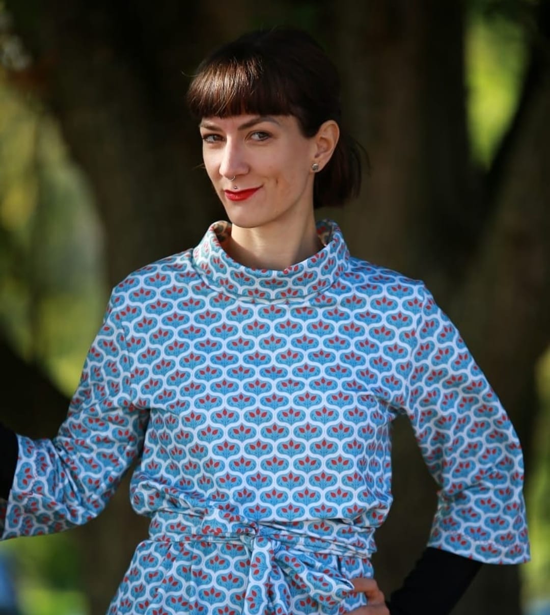 Bio Jersey Stoff  -  Hagebuttenliebe rauchblau  - LisaSanders, blau, Floral & Blumen, Ornamente, Breite 150 cm