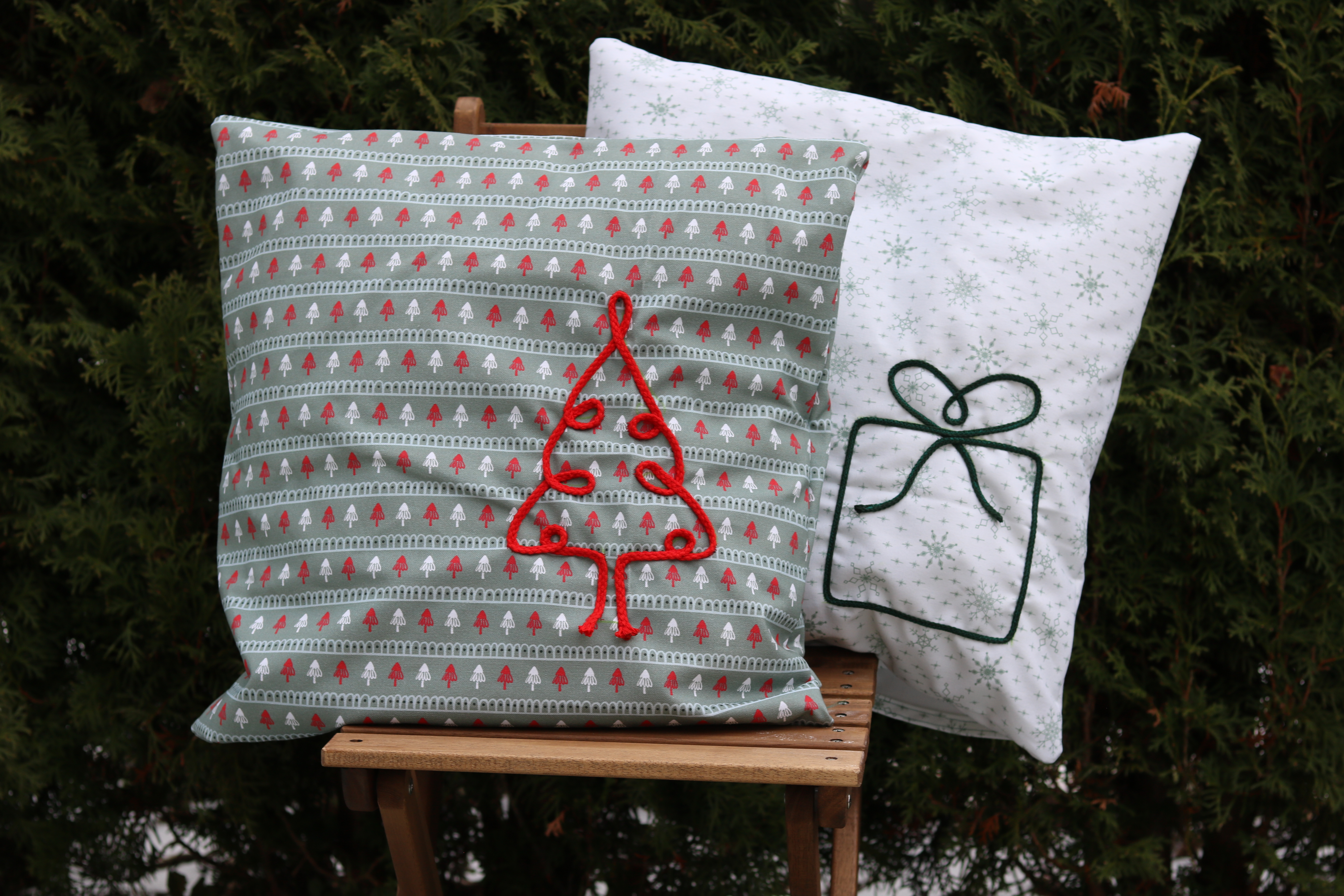 Organic Fabric - Tree Row white, red and blue