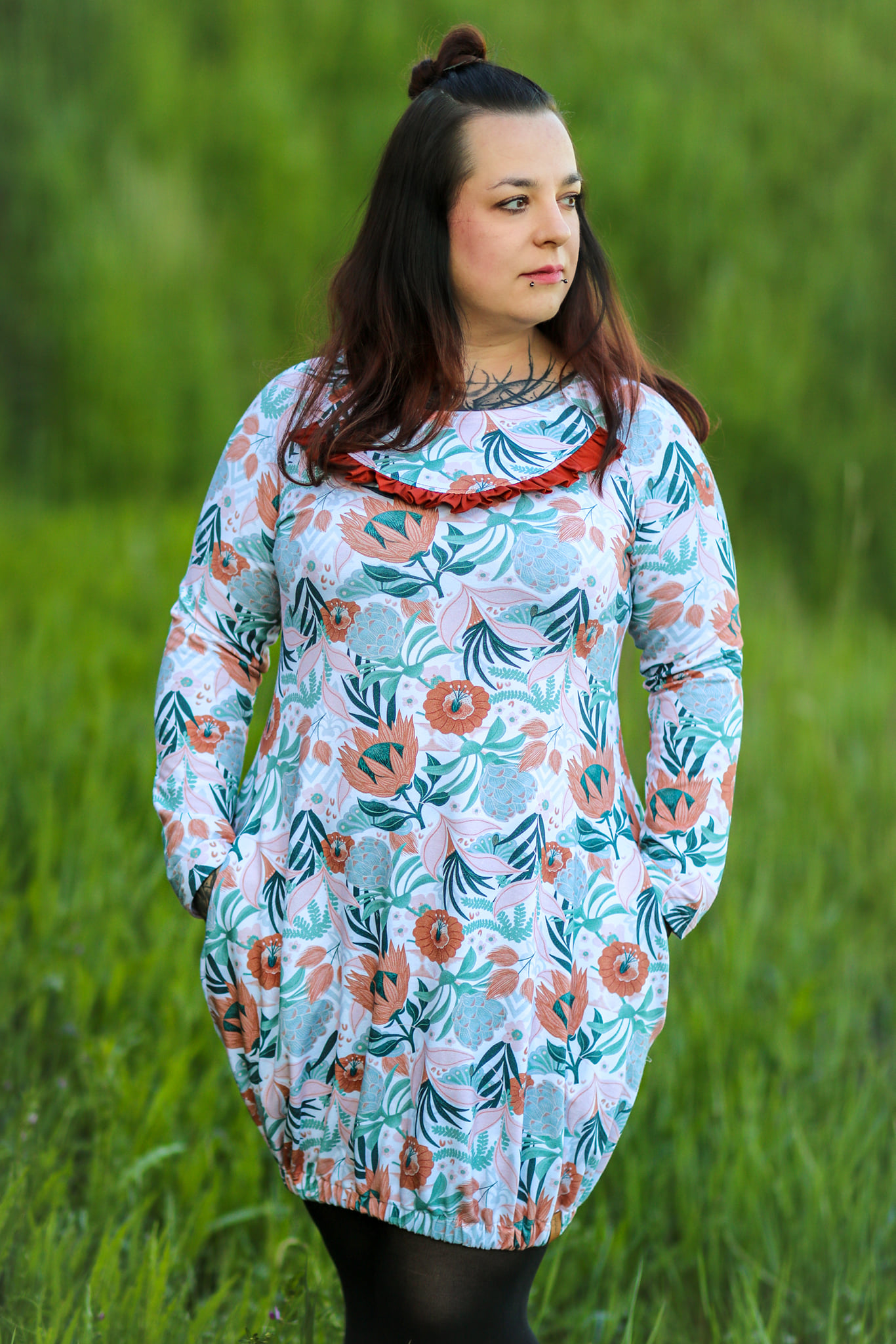 Bio Webware Stoff  -  Hawaiian Breeze  - LilleSelection, Sommer, grün, creme, Floral & Blumen, orange, Bäume & Palmen, 100% Bio-Baumwolle