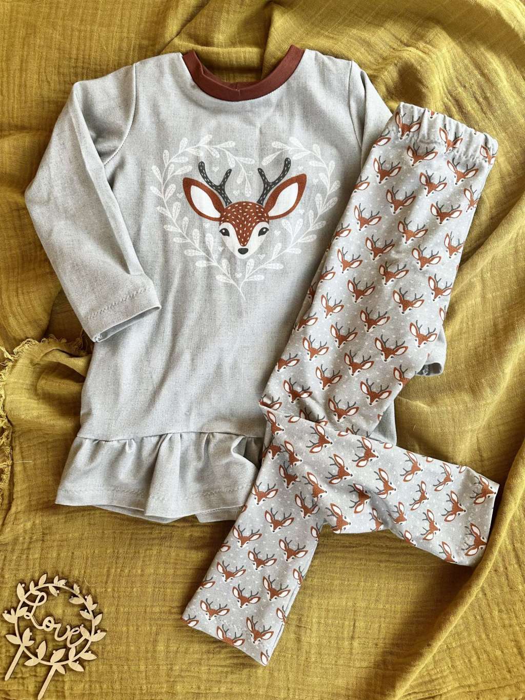 Bio Stoff - Waldgeschichten Rehe Orange von Sanne Paul in orange