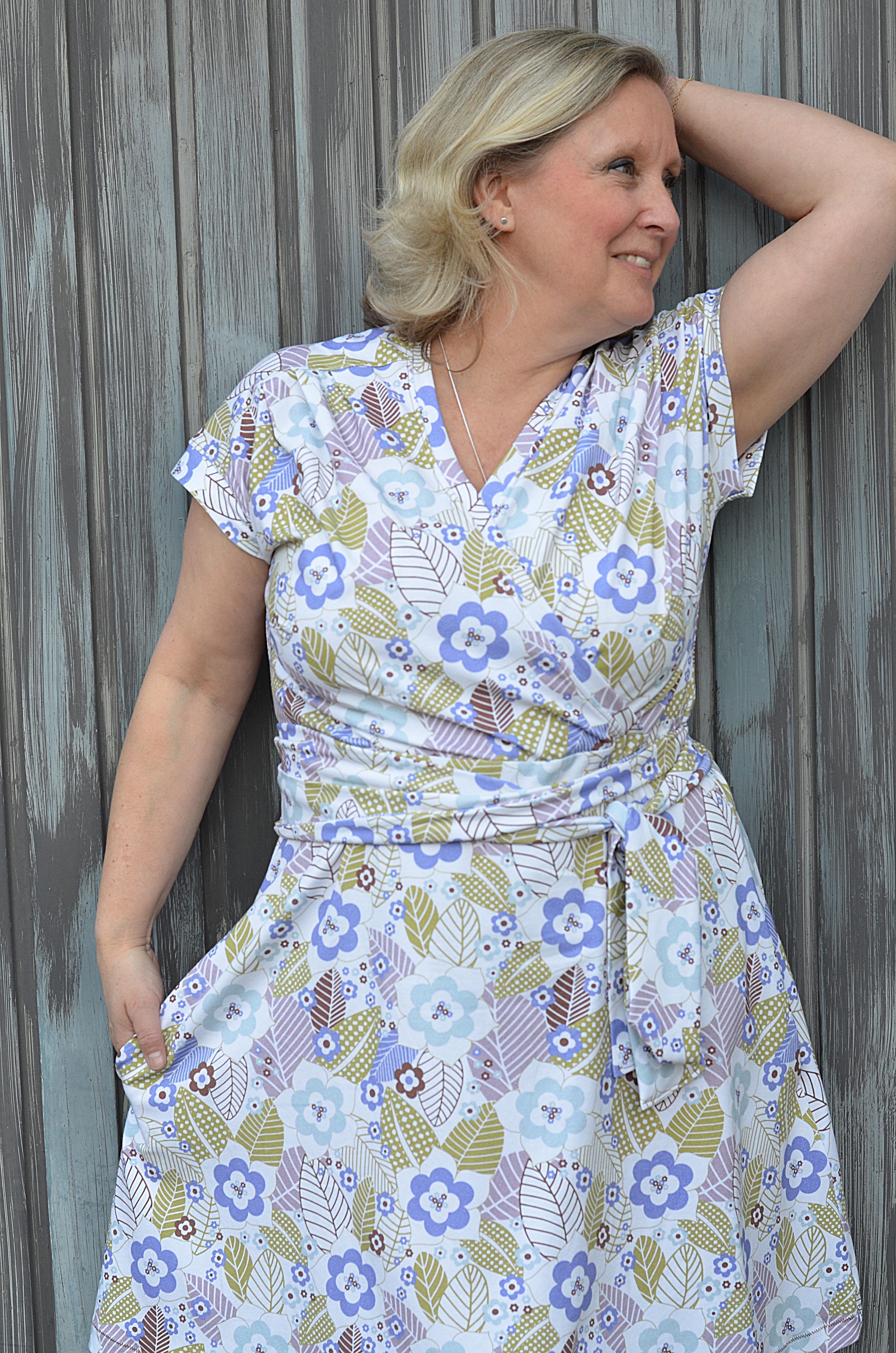 Bio Stoff - Floral Statement Modern Retro Flowers orange, pink