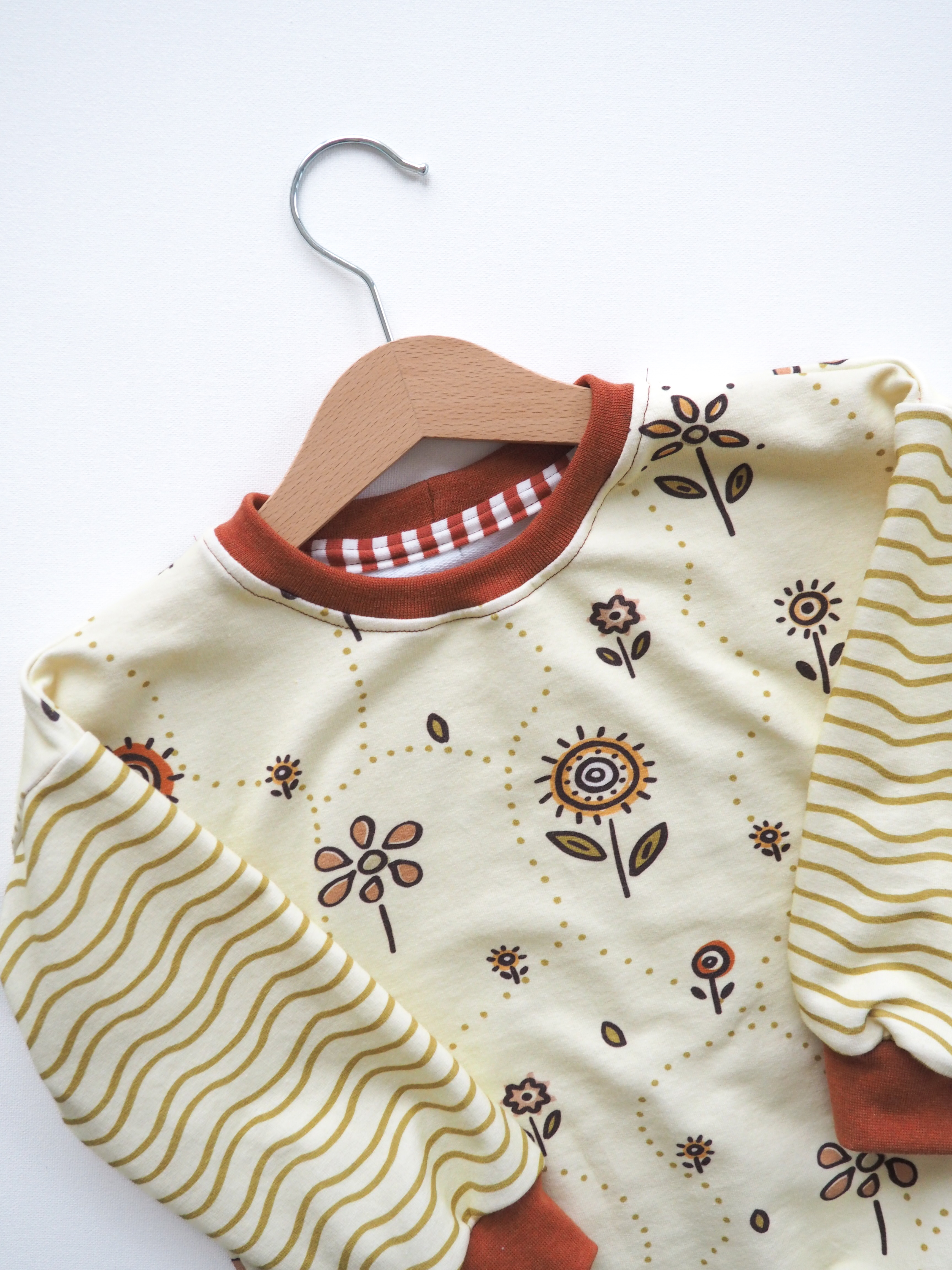 Bio Stoff  -  Retro Sommerblumenwege gelb