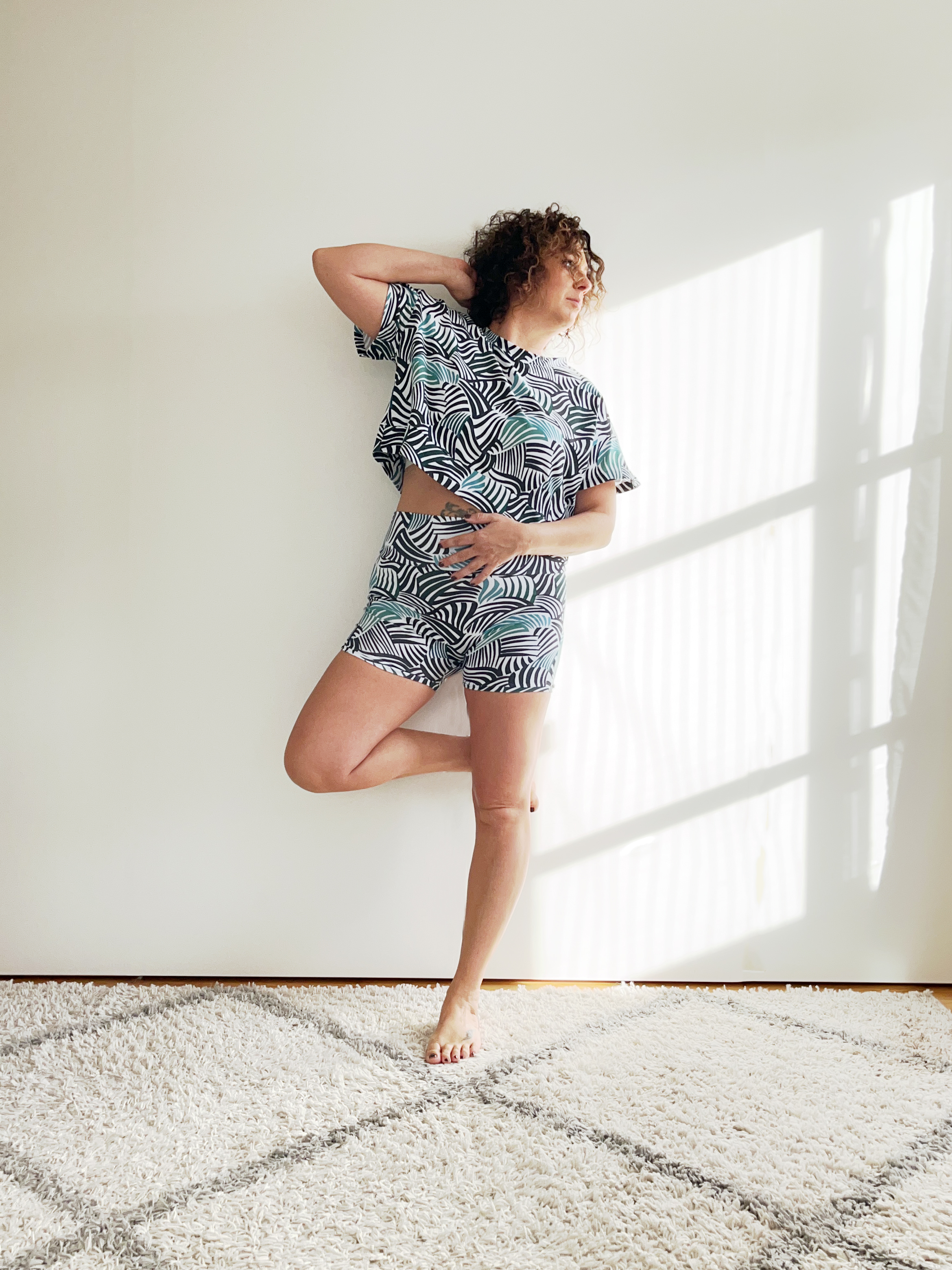 Bio Webware Stoff  - Underwater Fantasy Animal Stripes Dark Navy Blue Medium Blue - Annick, blau, Tierfellmuster 100% Bio-Baumwolle