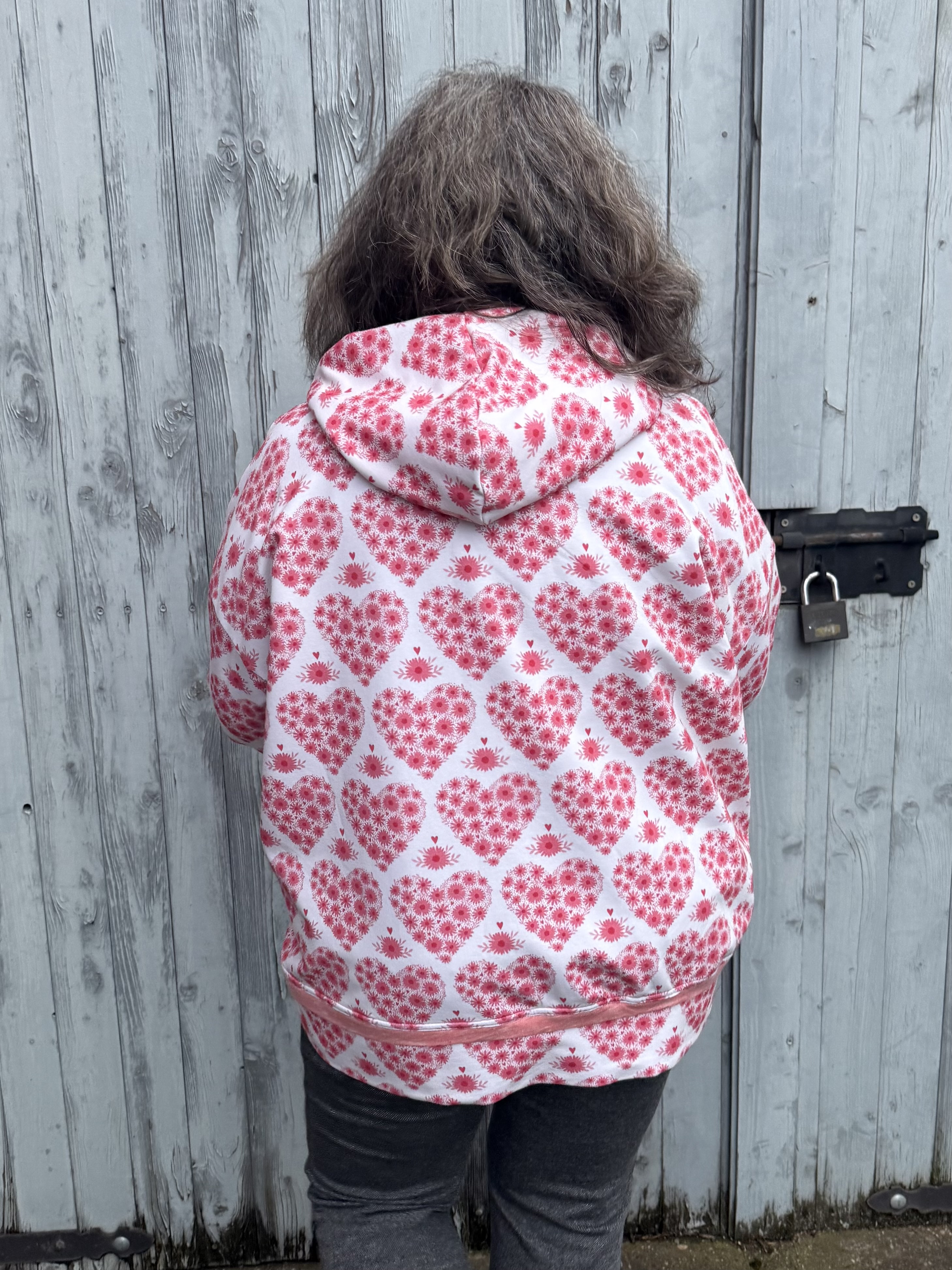 Bio Summersweat Stoff - Blumige Herzen weiß rosa - Deinki, rosa, Blumen, Herzen, Breite 150 cm Bio Summersweat Stoff - Blumige Herzen weiß rosa - Deinki, rosa, Blumen, Herzen, Breite 150 cm