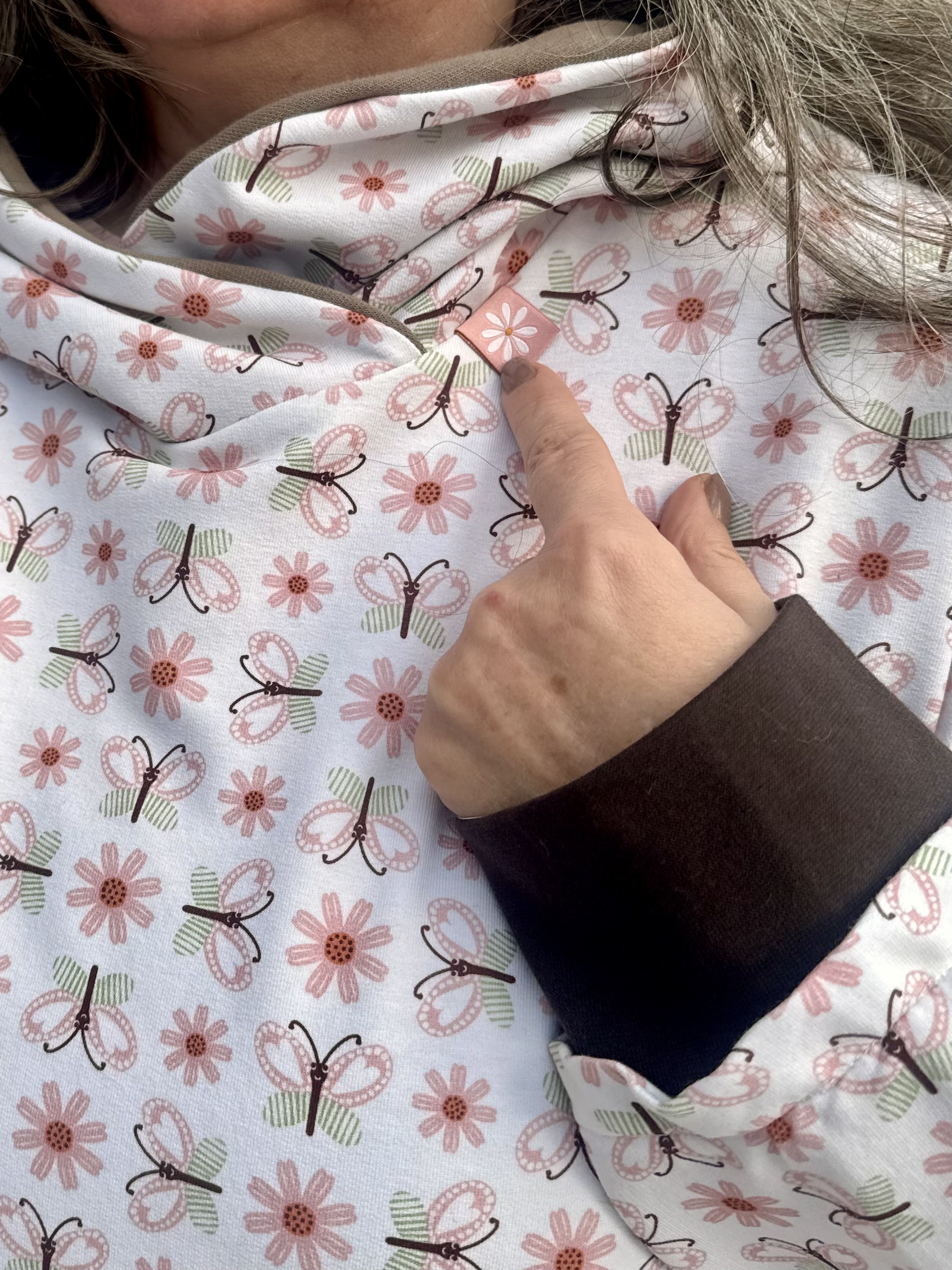 Bio-Stoff - Schmetterling und Blume grün