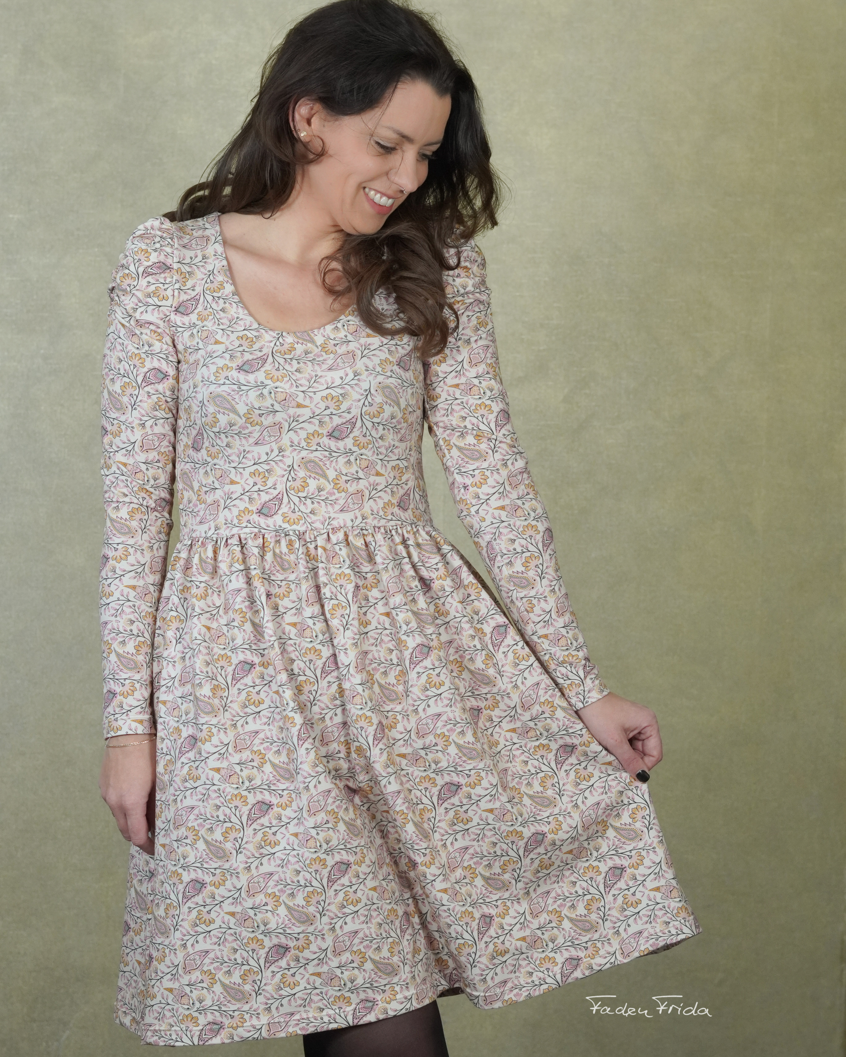 Organic Fabric  - Paisley Garden Fish pink