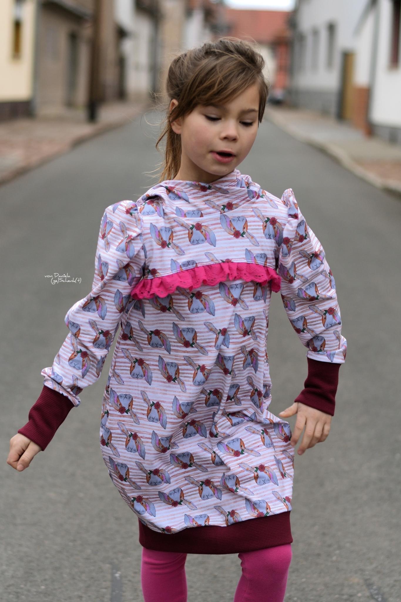 Bio Webware Stoff - Fluffy - SimoneKelly, Tiere, Ostern, bunt, 100% Bio-Baumwolle Bio Webware Stoff - Fluffy - SimoneKelly, Tiere, Ostern, bunt, 100% Bio-Baumwolle