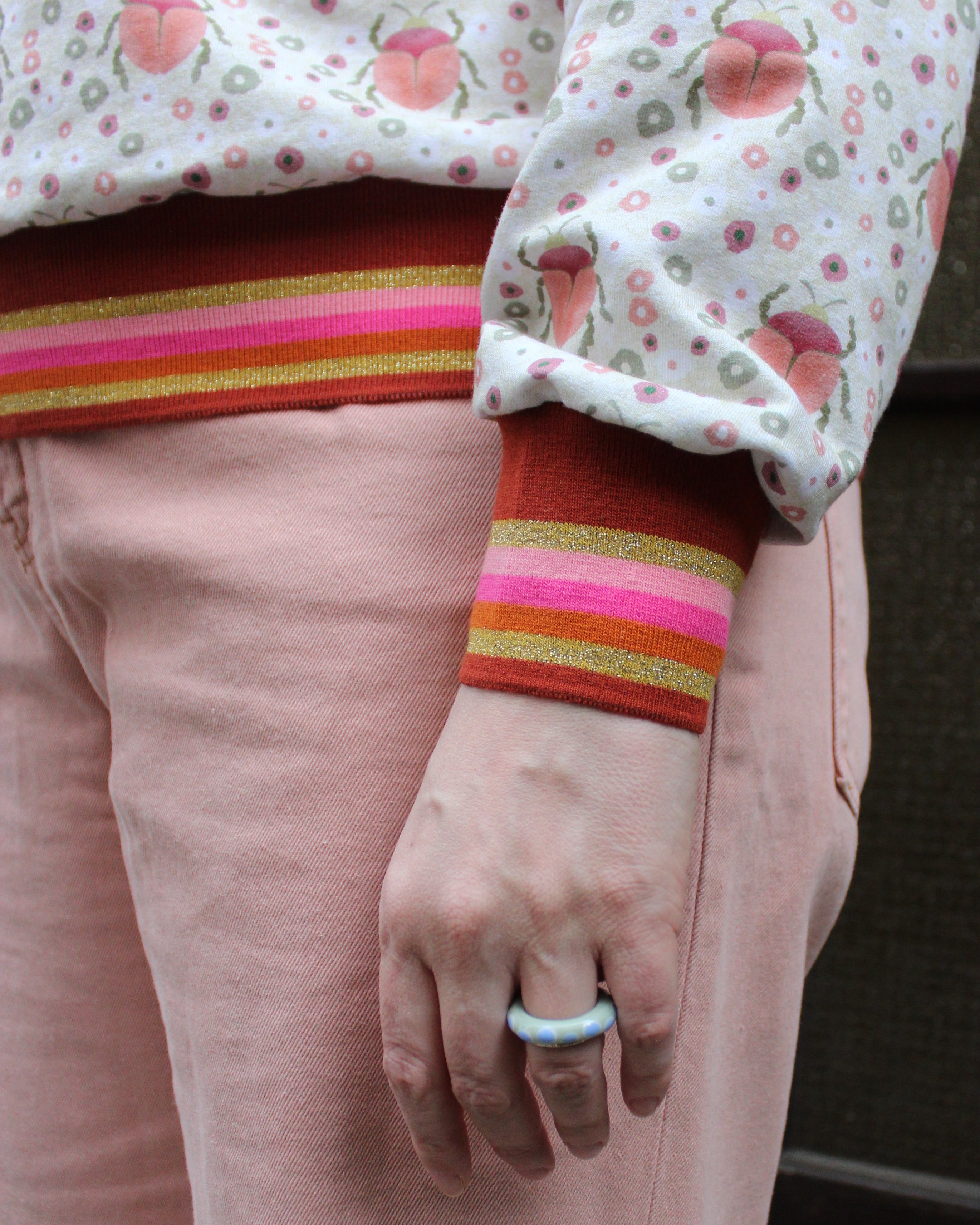 Bio Stoff  - Käfer im Blumenfeld grün