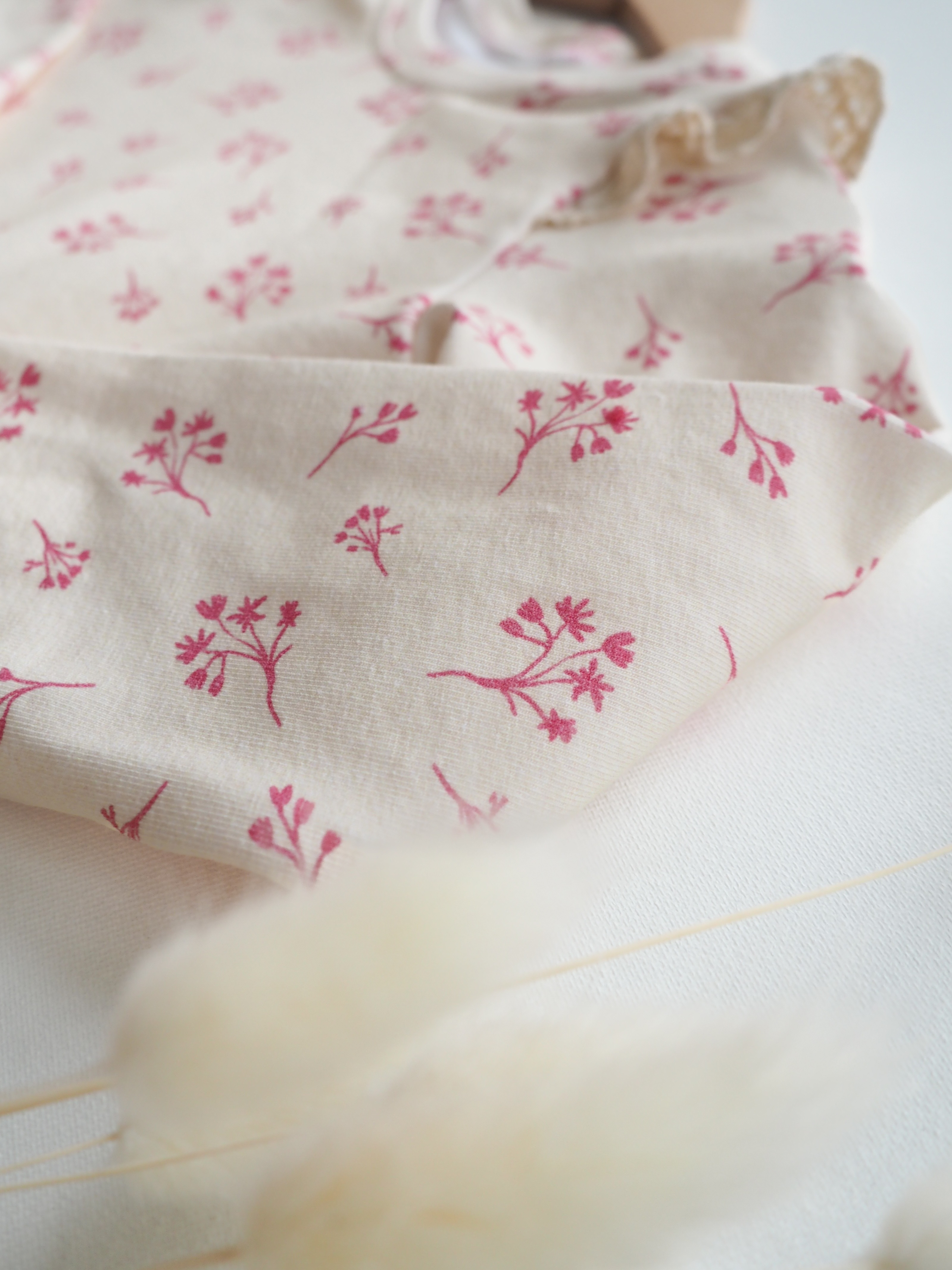 Bio Stoff - Ditsy Flower Sketch pink