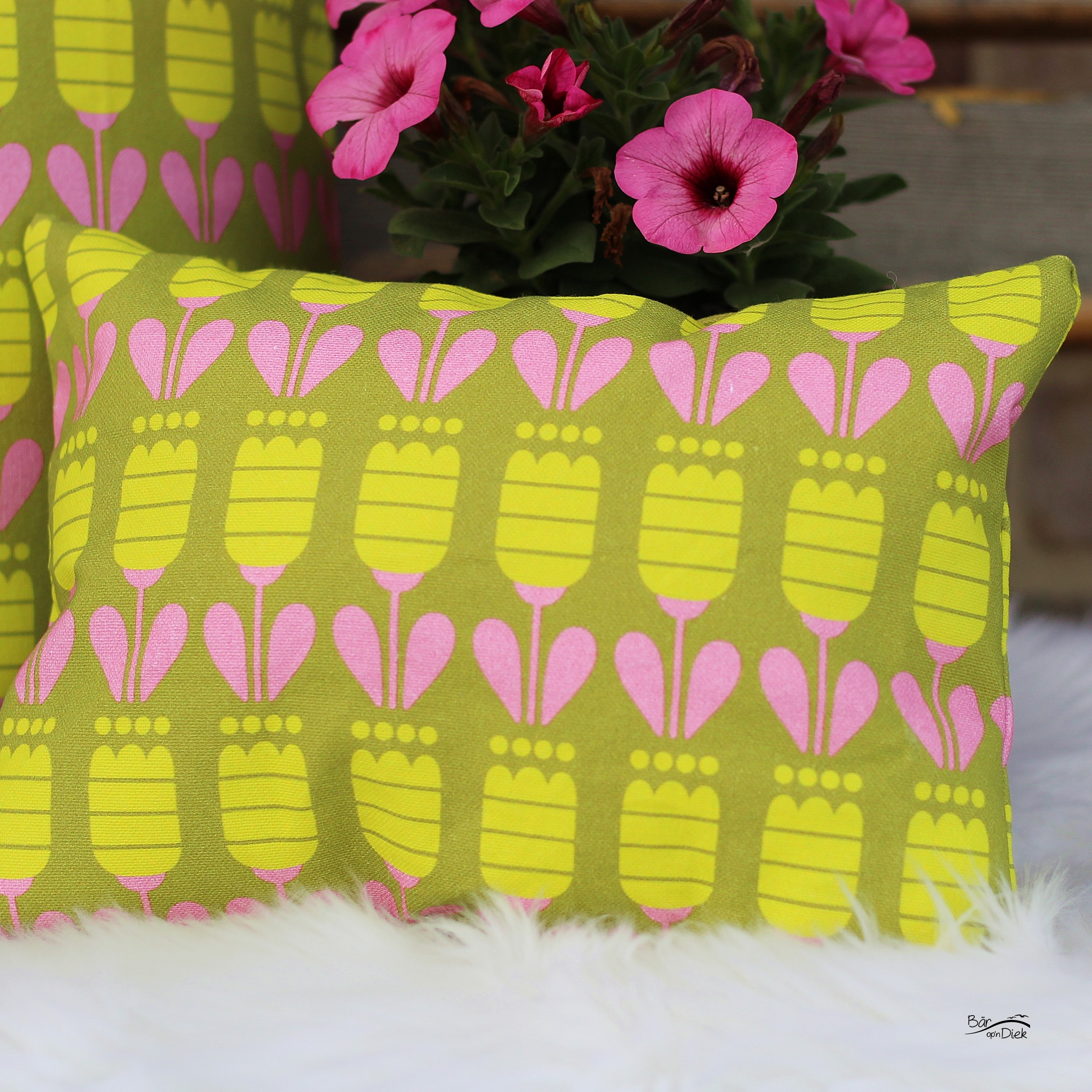 Bio Webware Stoff  - Trallala Mint - Fummelhummel, bunt, Floral & Blumen 100% Bio-Baumwolle