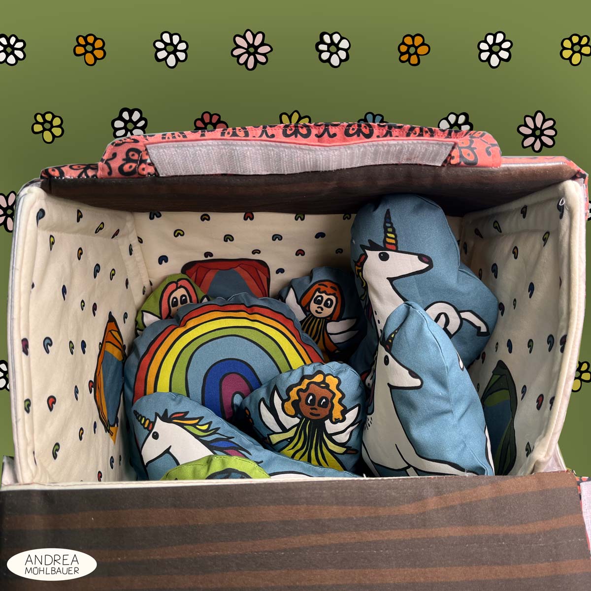 Bio Stoff - 1,50 m Panel Elfenwaldhaus von Andrea Muehlbauer