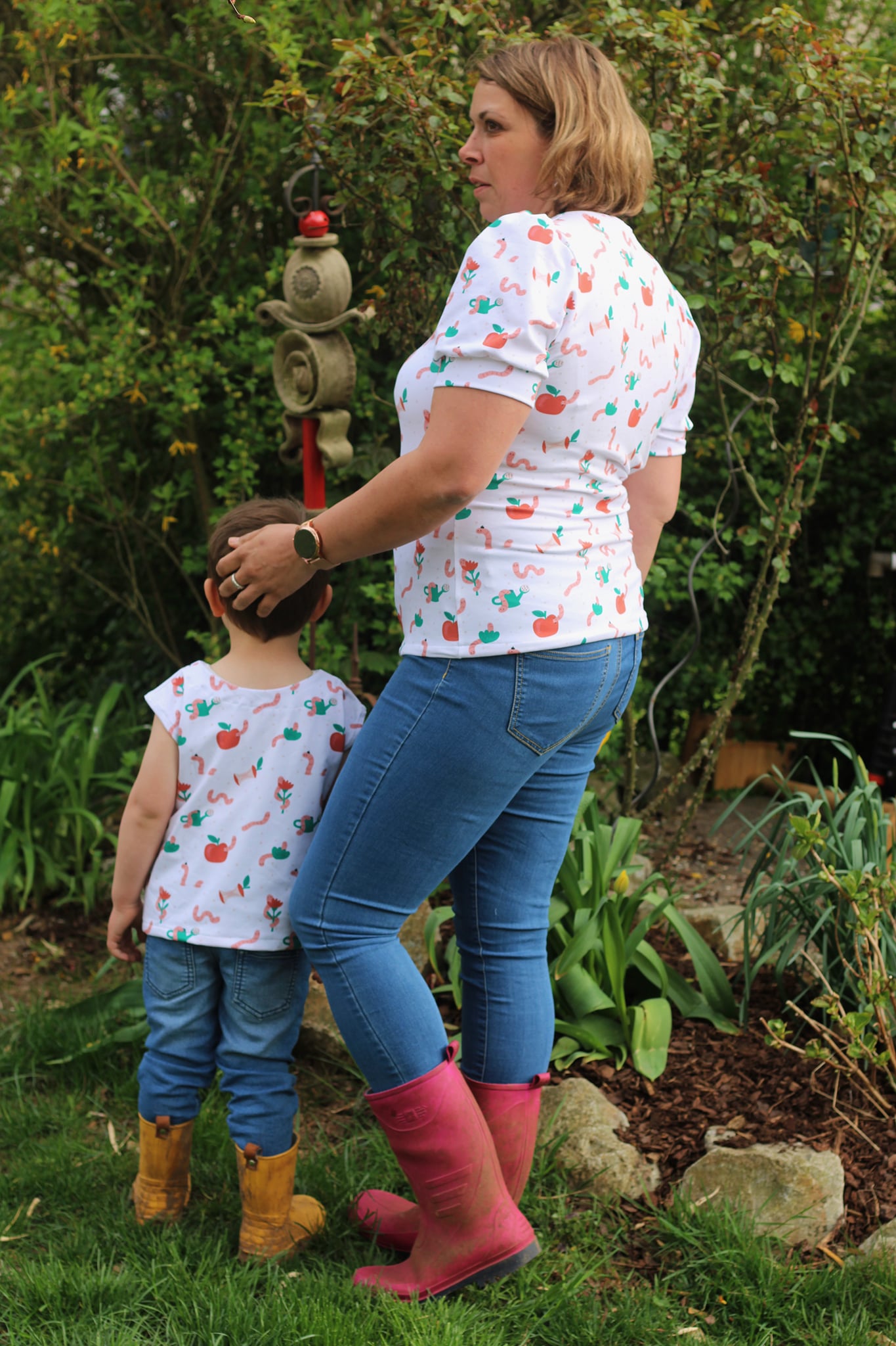 Organic fabric - Friendly Worms
