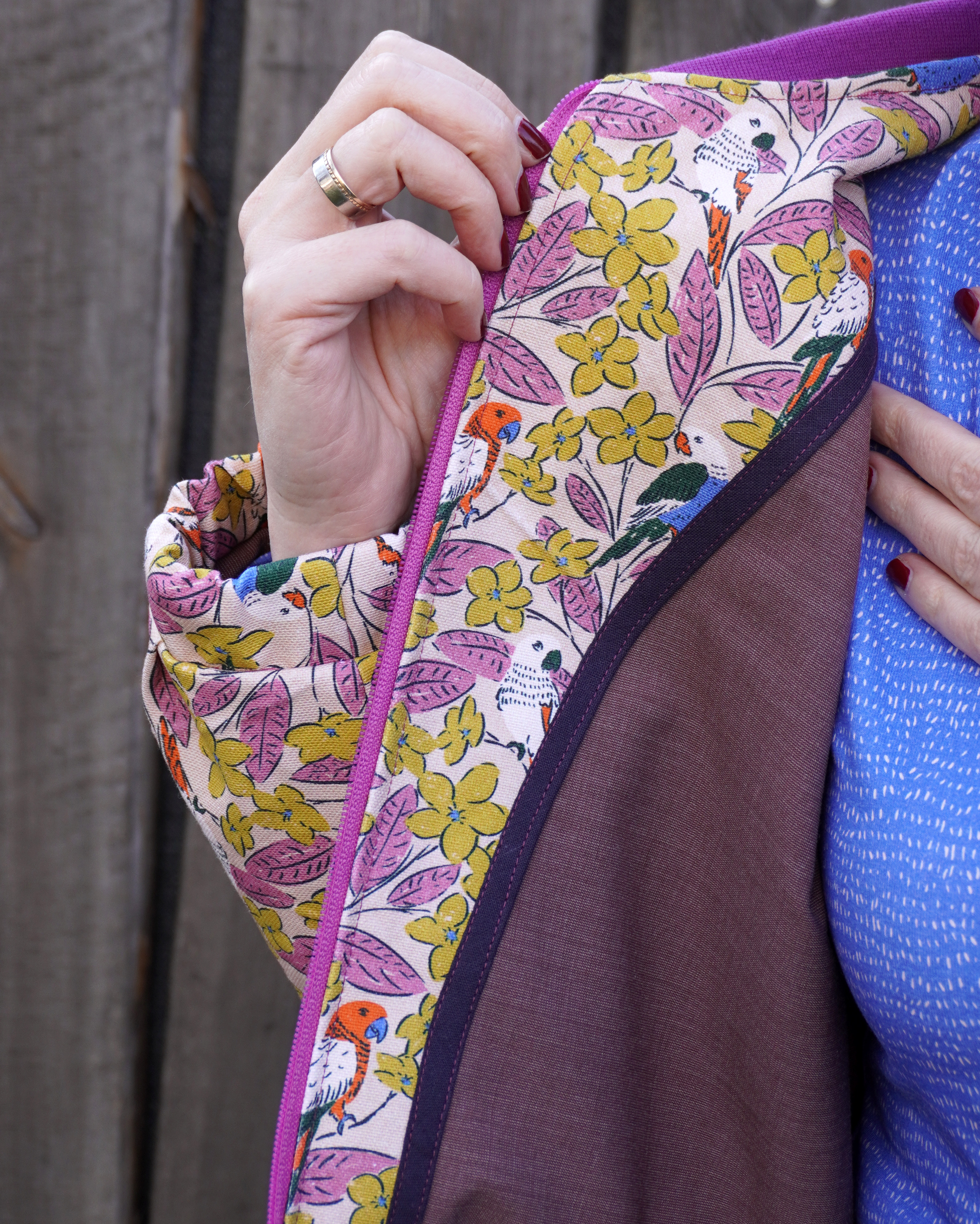 Organic fabric  -  Parrot Paradise