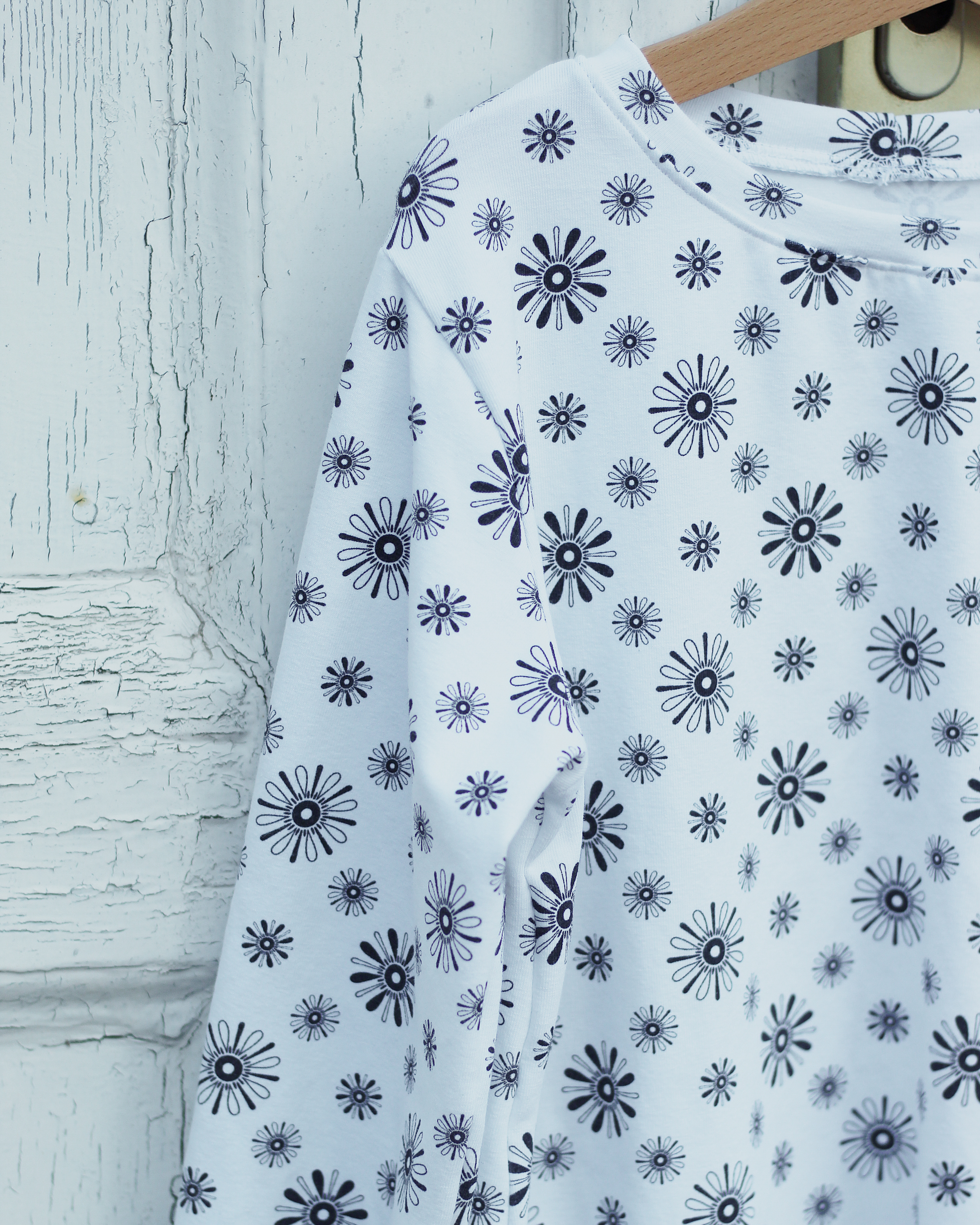 Organic Fabric - Scandi Ornaments black