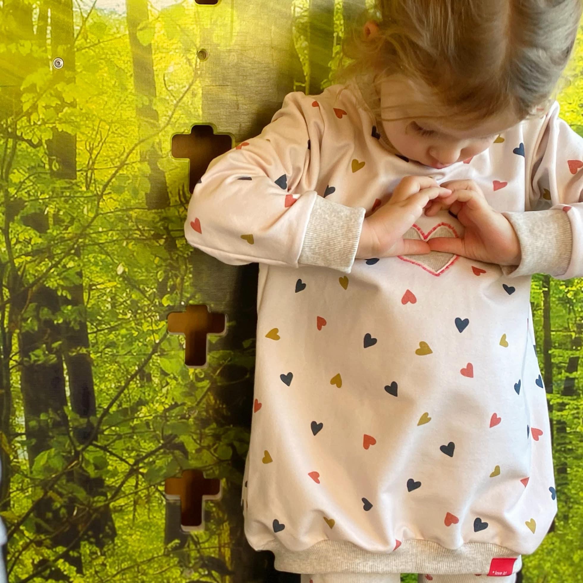 Bio Webware Stoff  -  Hello Darling Herzen Klein Bunt  - DewiStudio, creme, Herzen, bunt, 100% Bio-Baumwolle