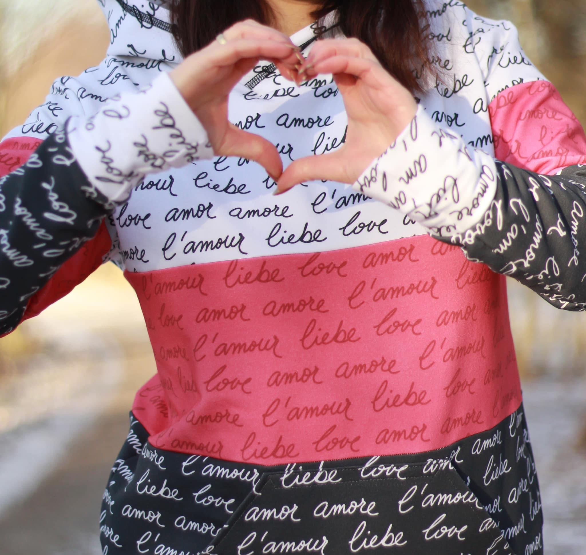 Bio Webware Stoff - Love Liebe Amor - Deinki, weiß, Buchstaben & Zahlen, schwarz, 100% Bio-Baumwolle Bio Webware Stoff - Love Liebe Amor - Deinki, weiß, Buchstaben & Zahlen, schwarz, 100% Bio-Baumwolle