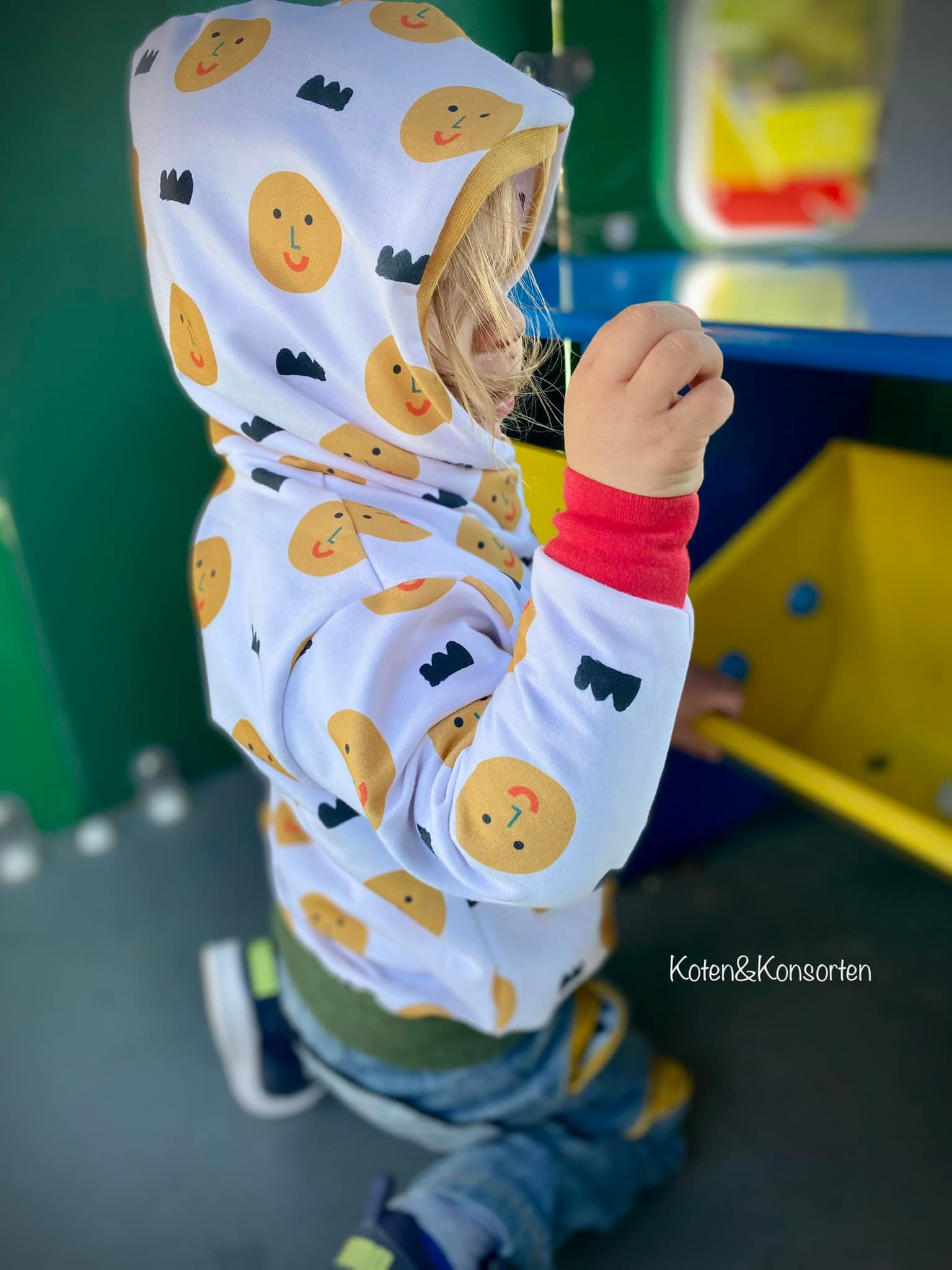 Bio Webware Stoff  -  Happy Smiley  - LilleSelection, Frühling, creme, Sommer, Punkte, gelb, 100% Bio-Baumwolle